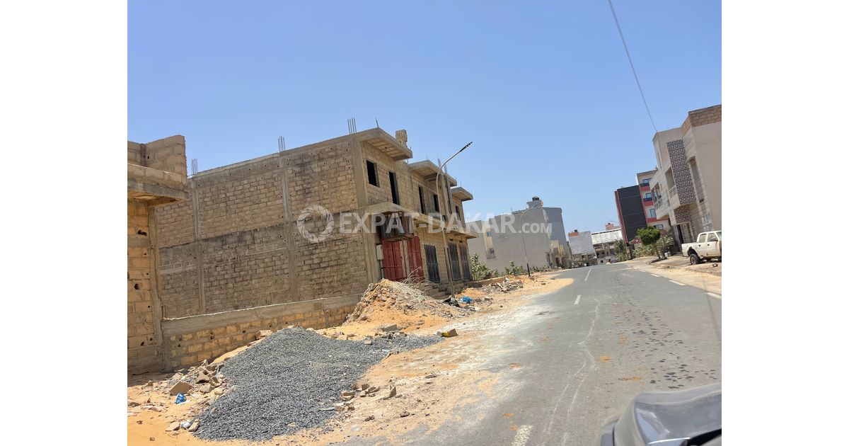 Un terrain angle à vendre Citè APIX VDN ExpatDakar