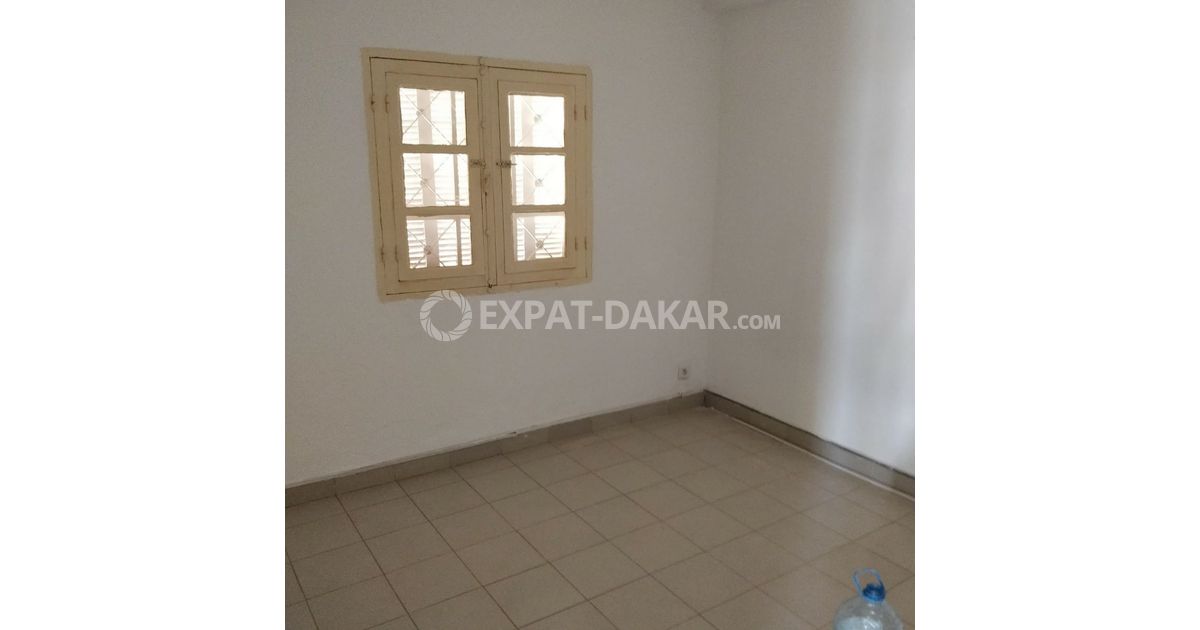 Maison d'angle a vendre a Yoff virage cité Biagui Cité biagui Expat