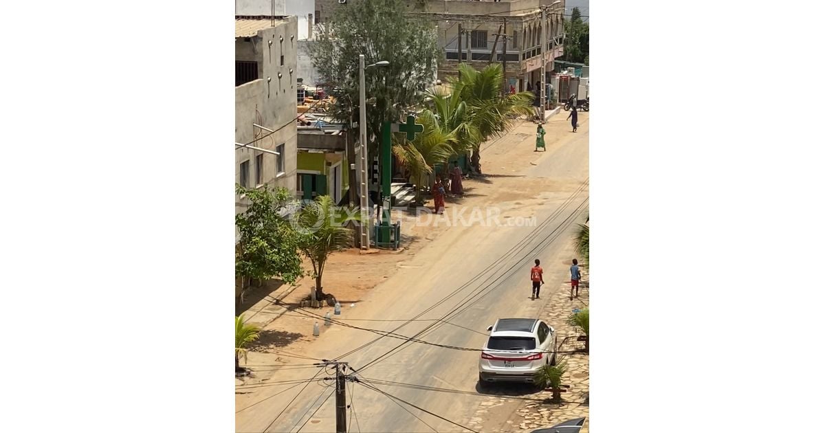 MAISON COMMERCIALE À DÉMOLIR OU A RÉNOVER Patte d‘oie ExpatDakar