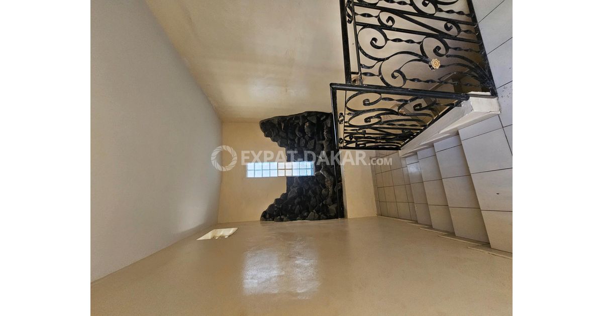 Villa de 200m2 à vendre aux Maristes Hann maristes ExpatDakar