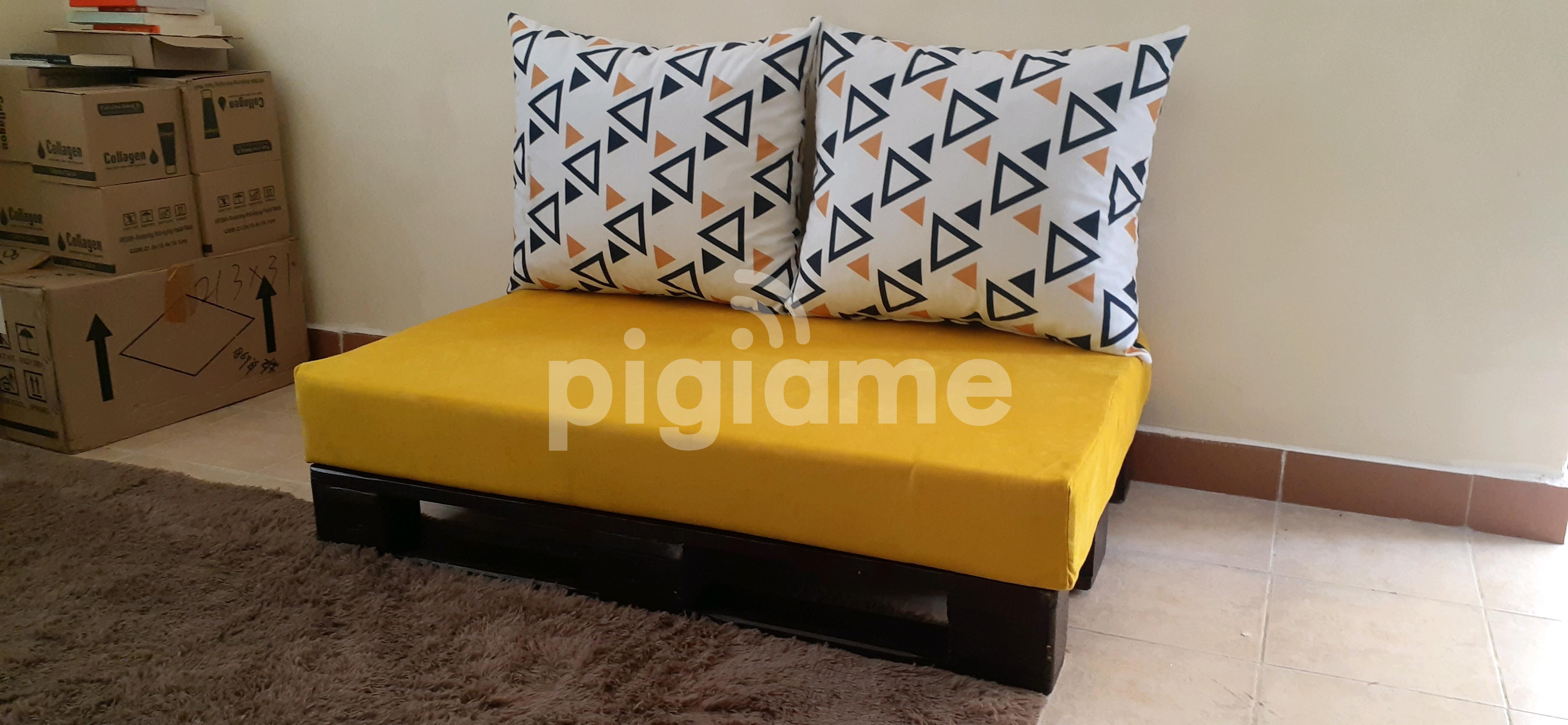 2 seater pallet seat/ pallet sofa/pallet furniture/ in Nairobi PigiaMe