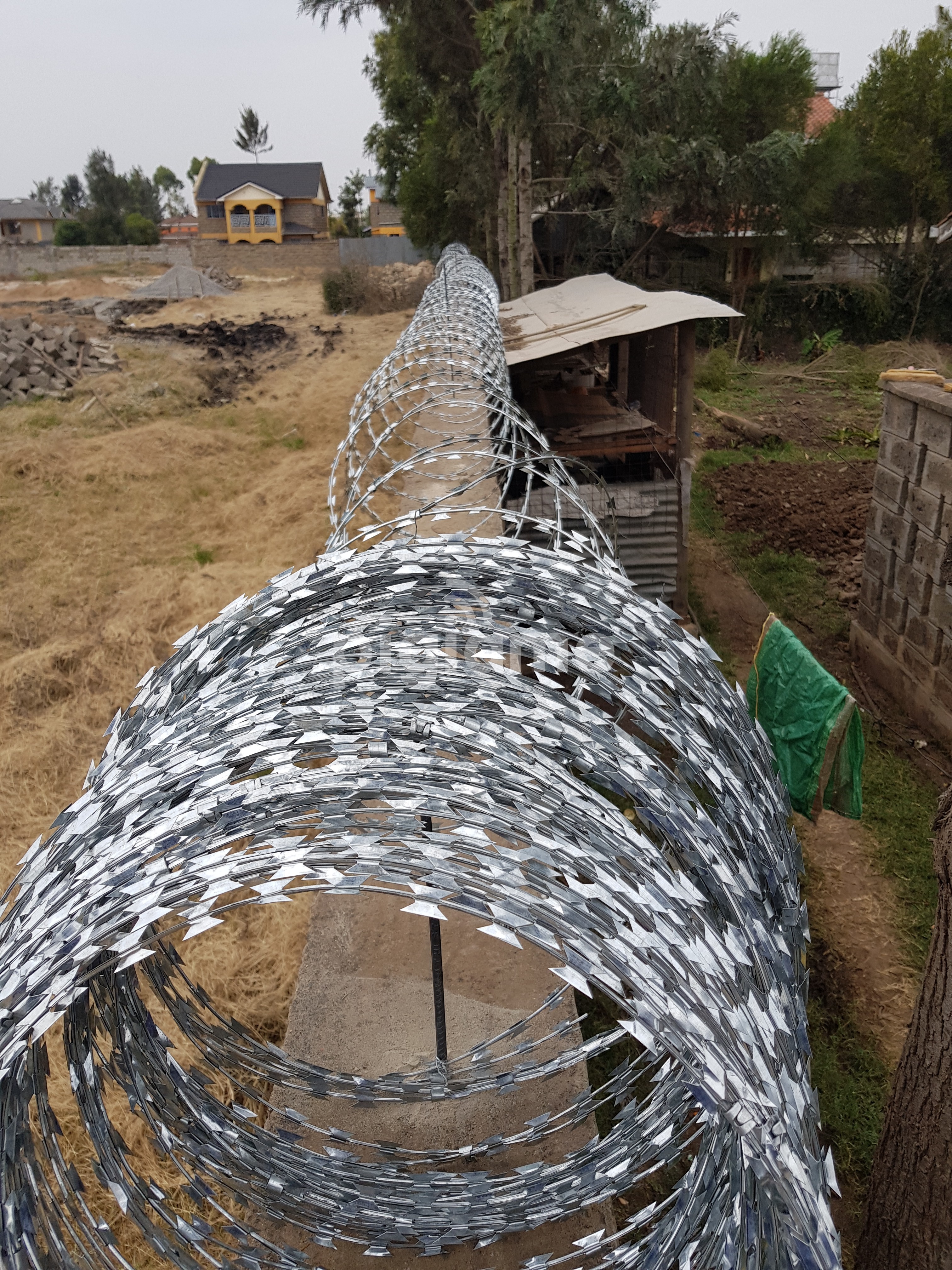 Electric fence and Razor wires Installation in kamulu in ...