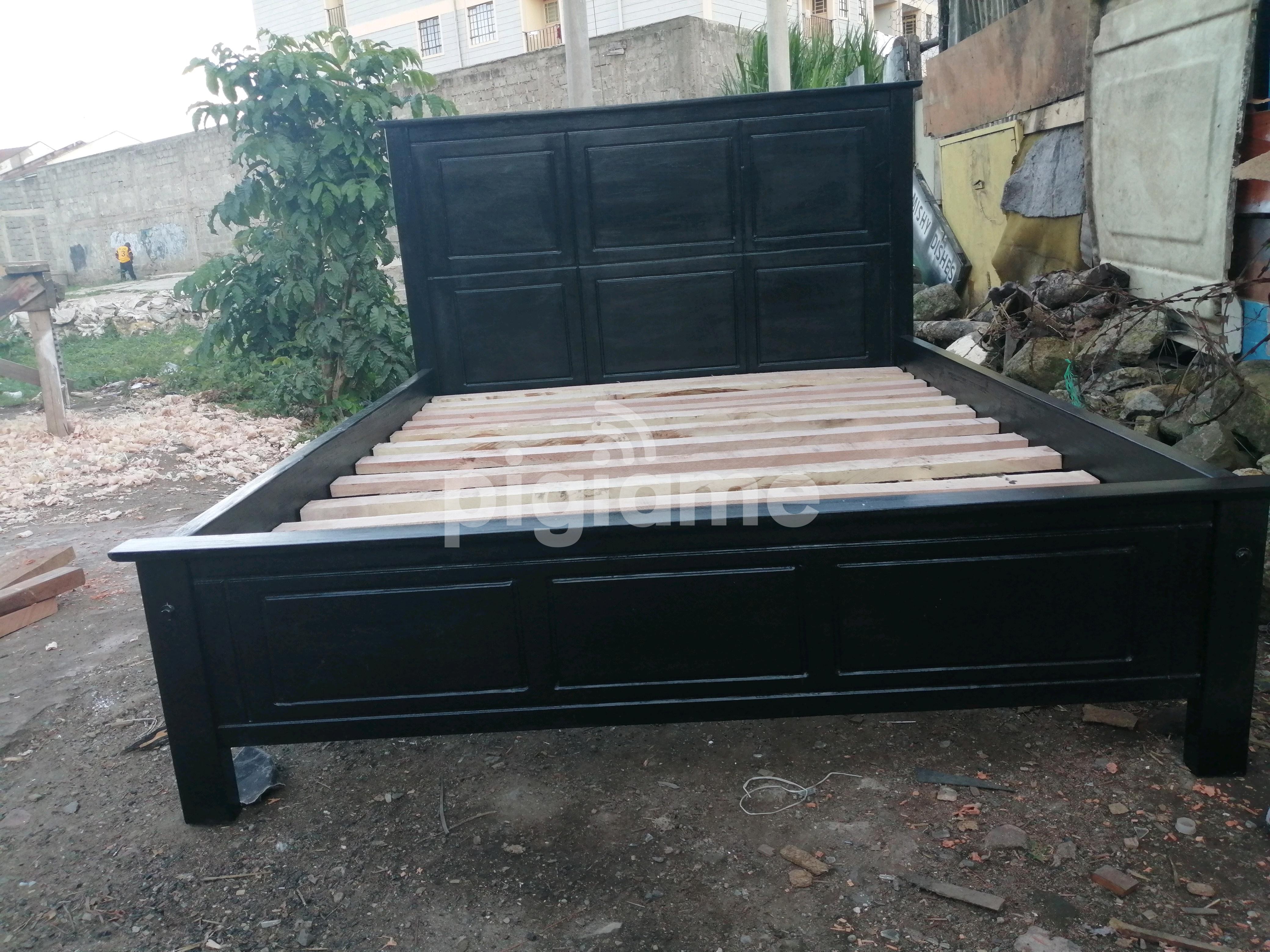 5 by 6 Mahogany bed black.. in Nairobi PigiaMe