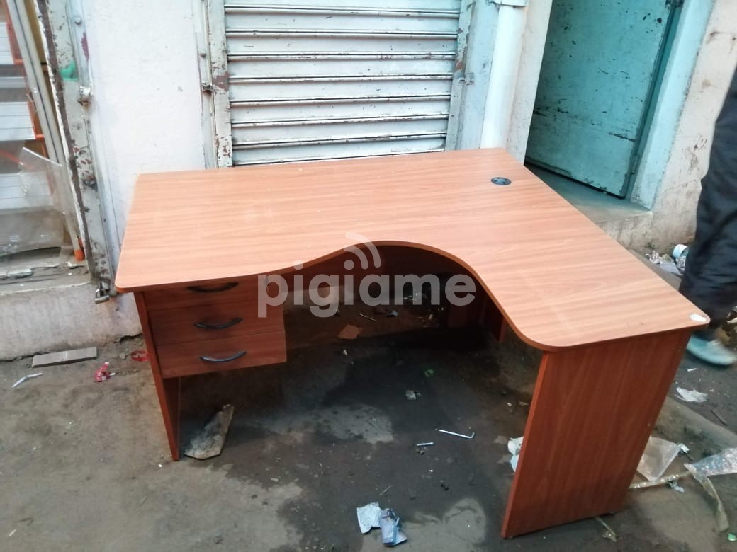 L Shaped Office Desks in Nairobi CBD, Ronald Ngala PigiaMe
