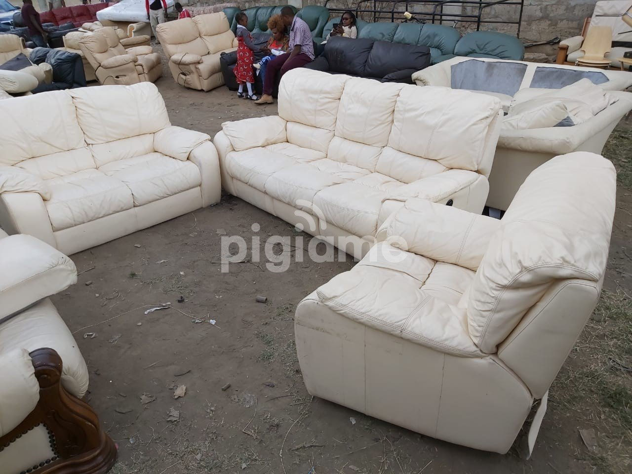 Leather Sofa (6 Seater) in Nairobi PigiaMe