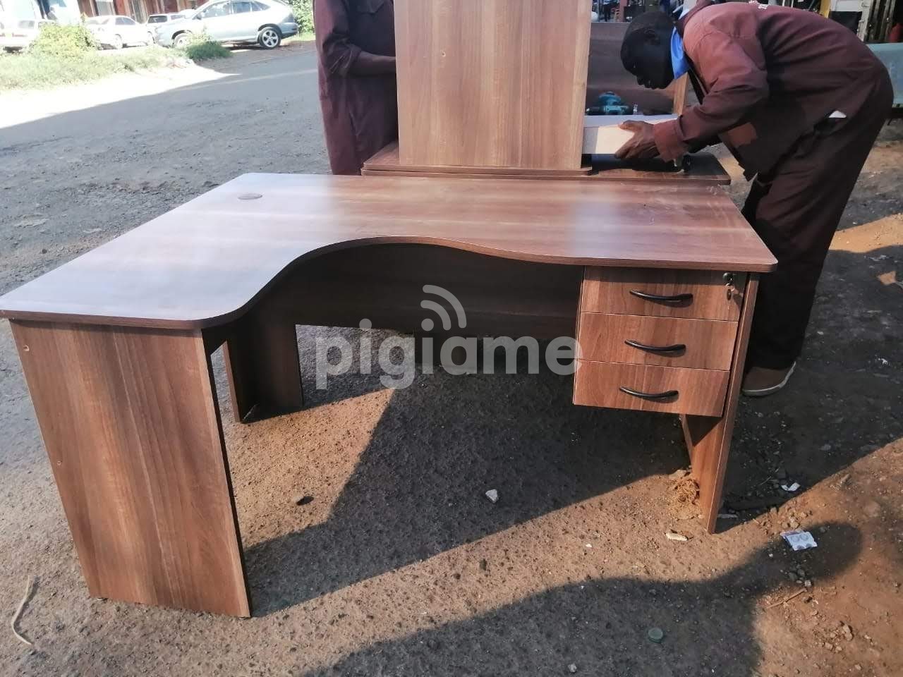 L Shaped Office Desks in Nairobi CBD, Ronald Ngala PigiaMe