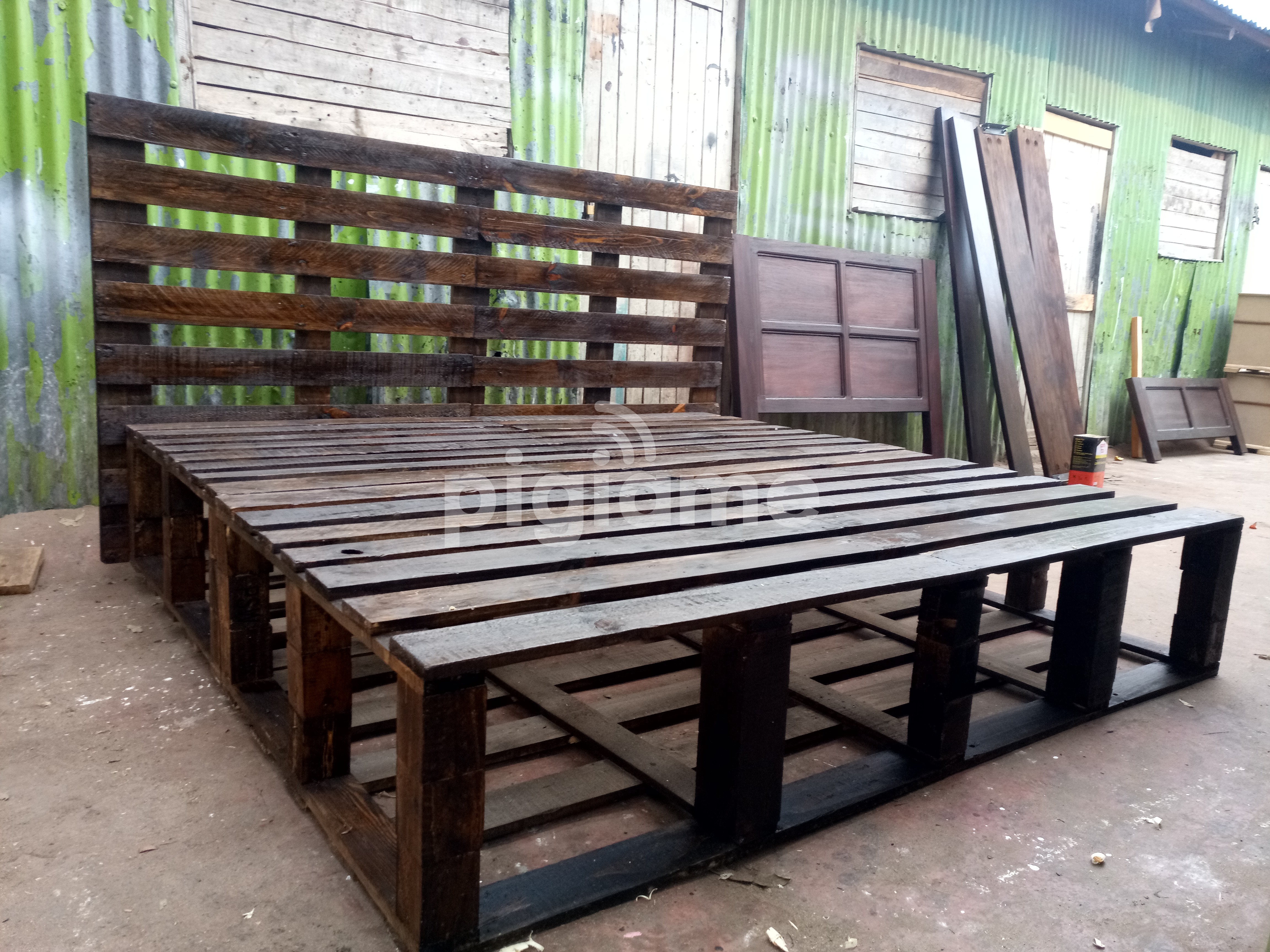 King Size Pallet Bed in Nairobi PigiaMe