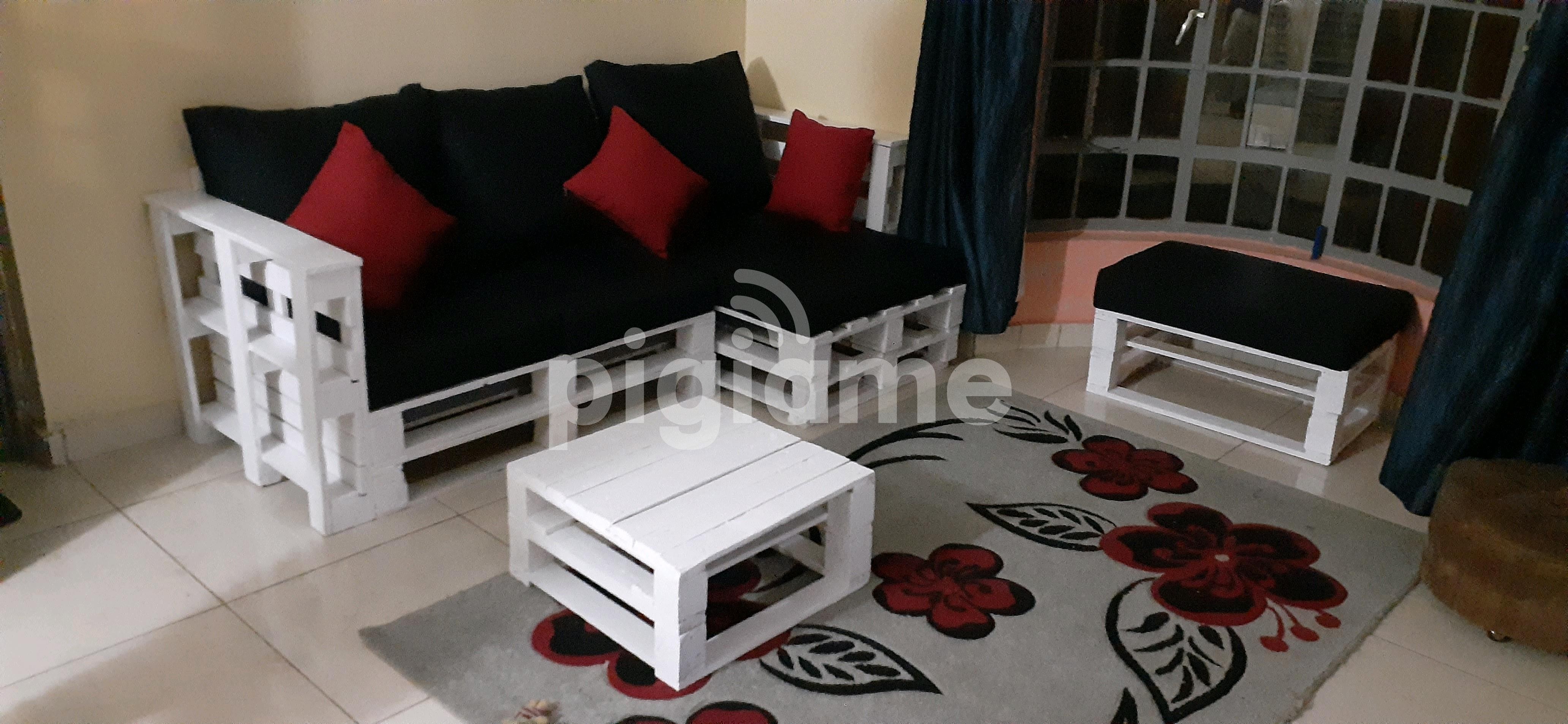 4 seater spacious pallet sofa/pallet furniture in Nairobi PigiaMe