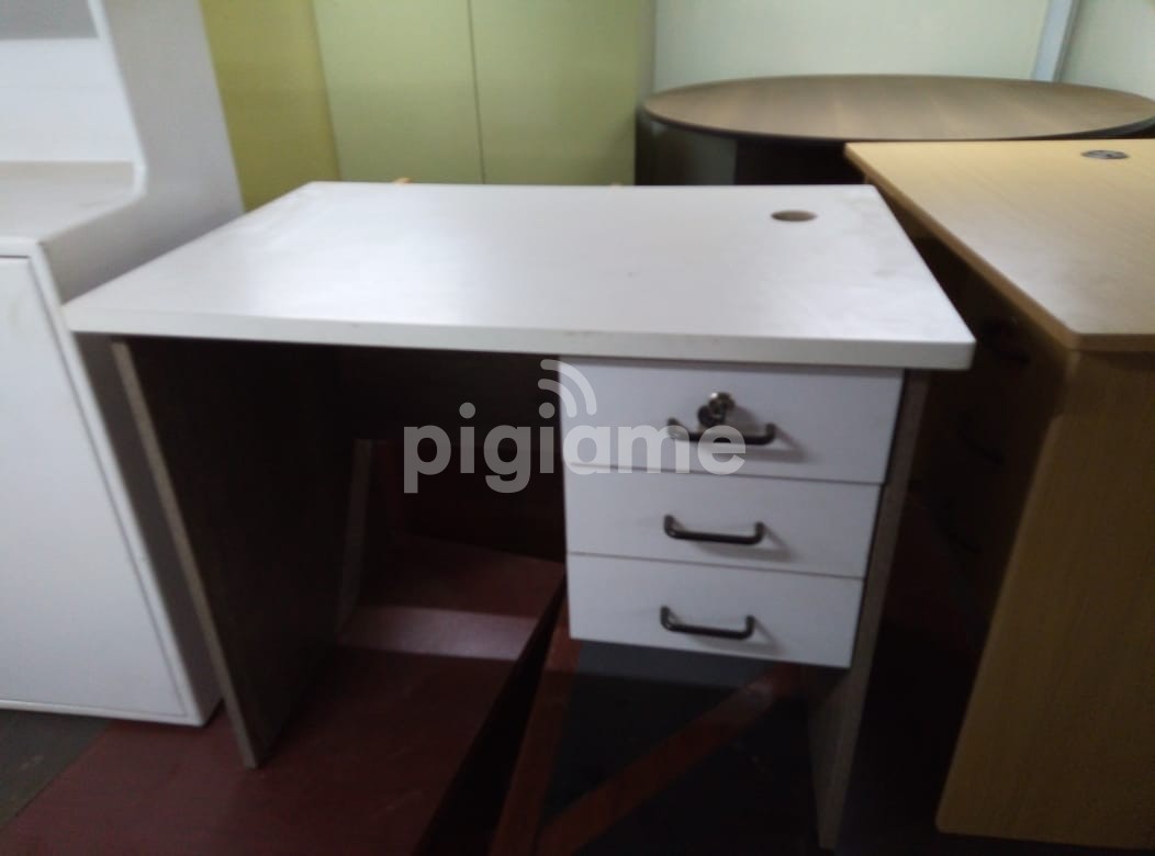 Home and office study working desk in Nairobi PigiaMe