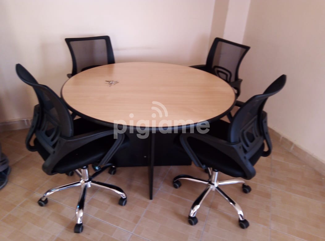 Meeting Room Round Office Desk in Nairobi PigiaMe