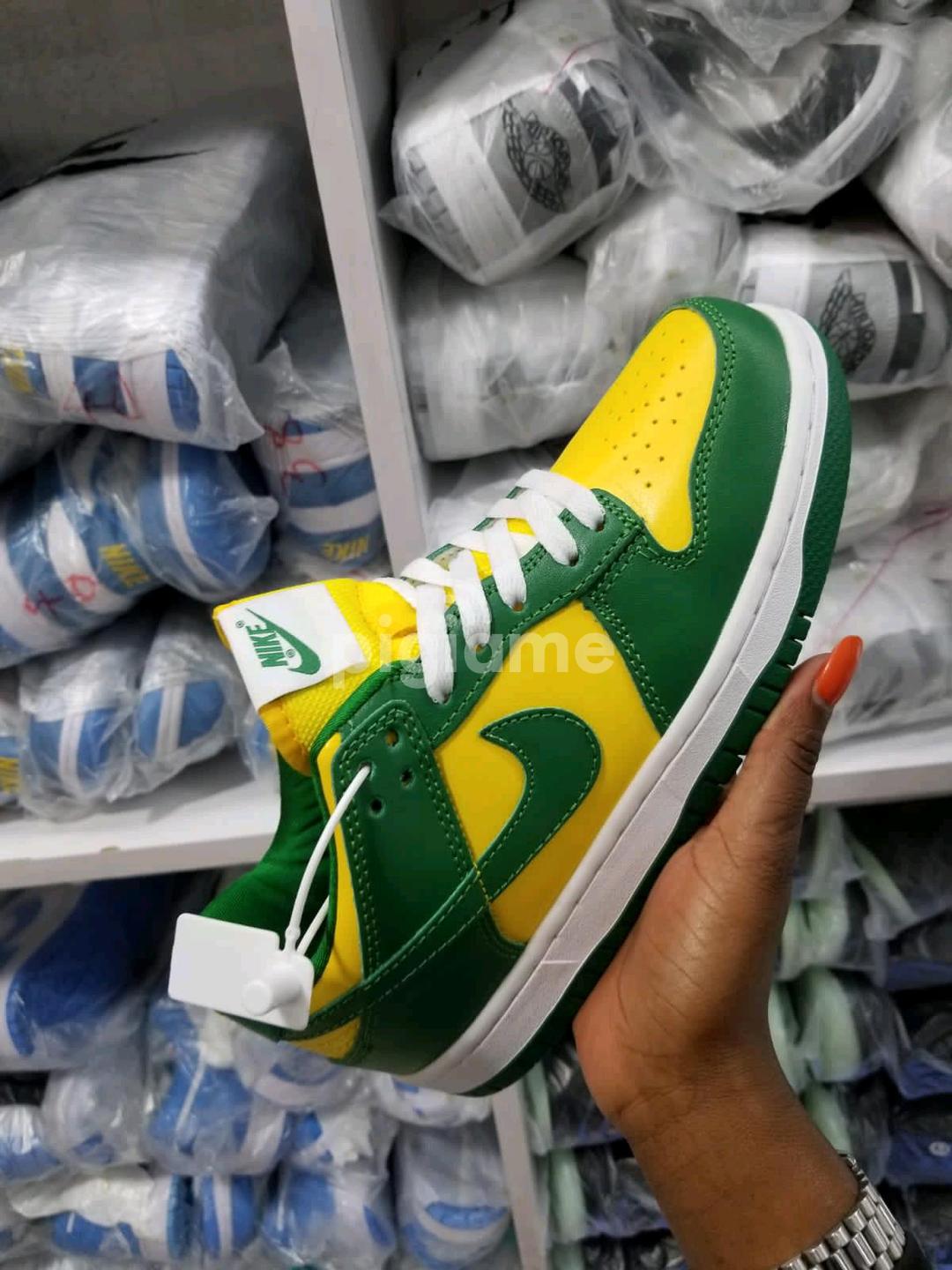 Nike sale dunks 4000