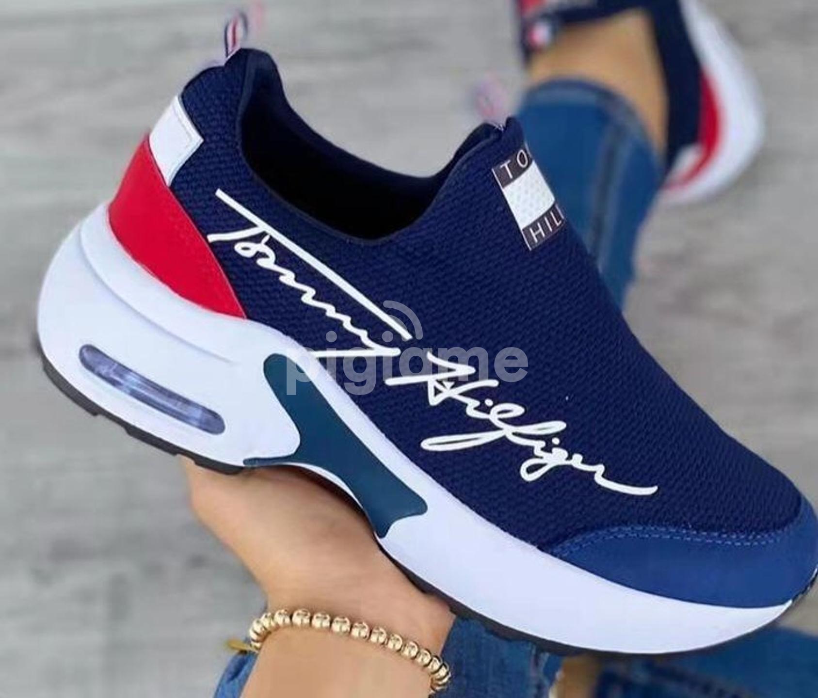 Tommy hilfiger casual sneakers 2025
