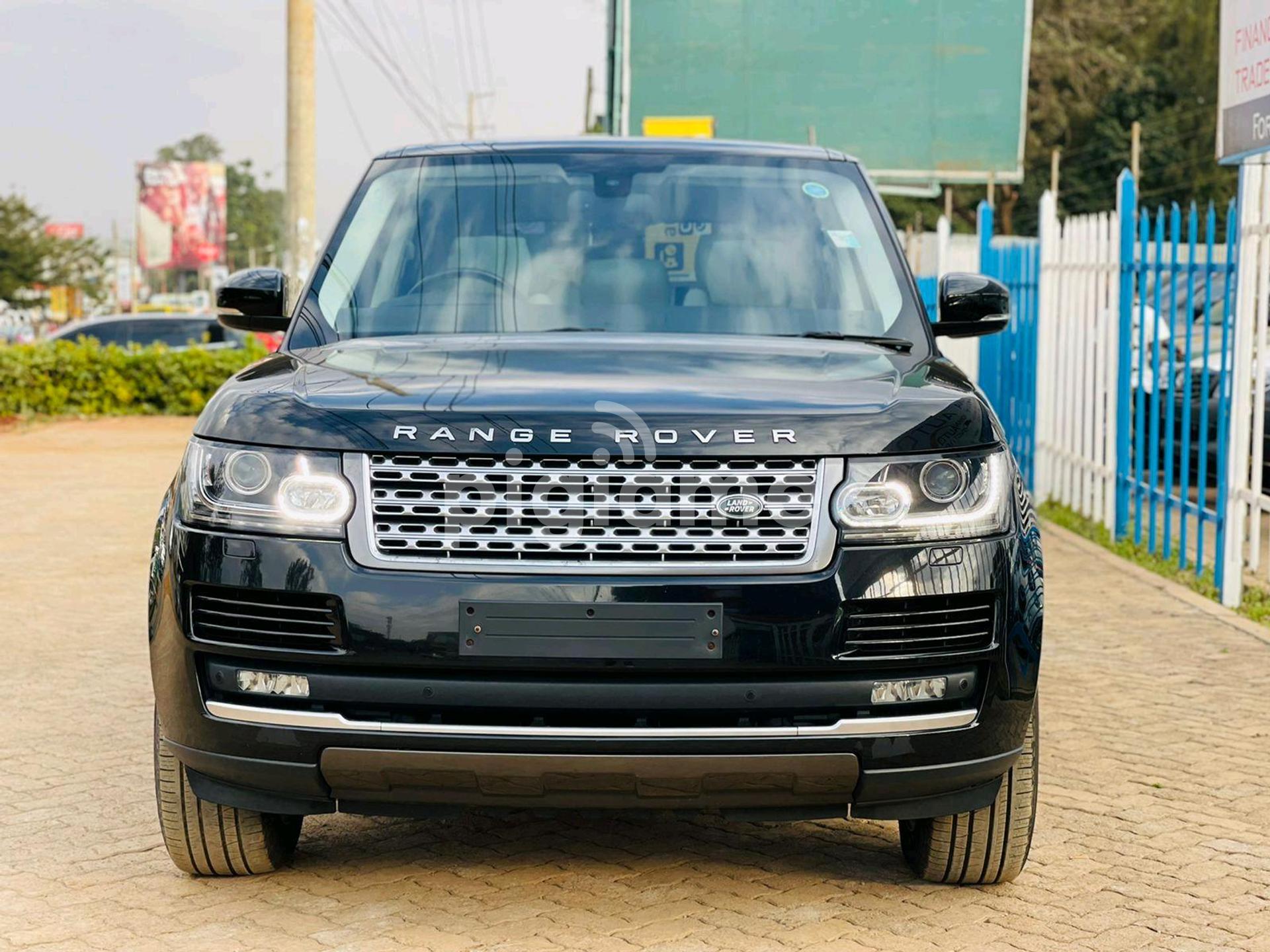 2015 Range Rover Vogue 3000 Cc Diesel Sdv6 Black in Nairobi | PigiaMe