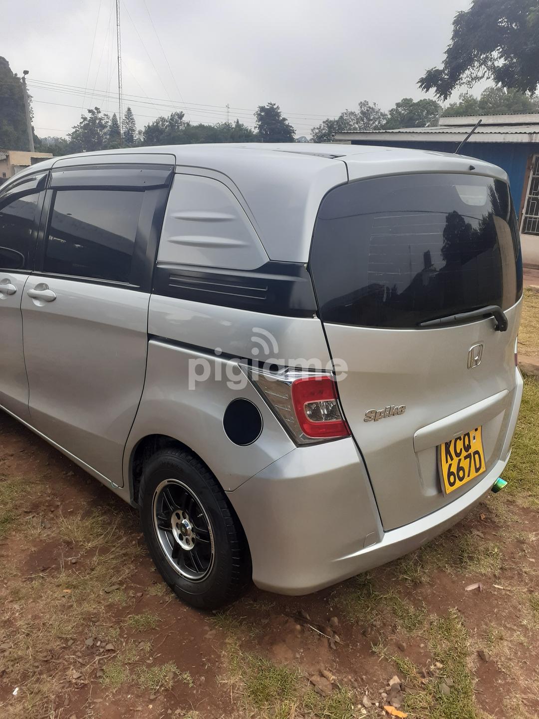 Honda freed spike camper