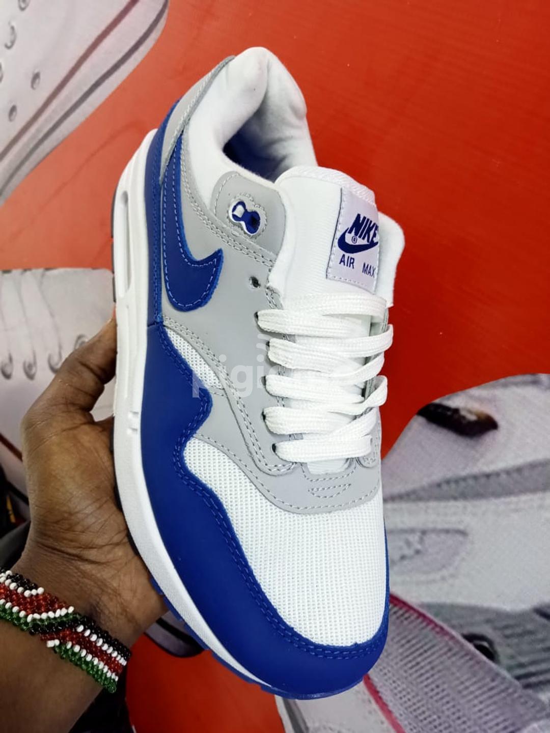 Nike air max top hq