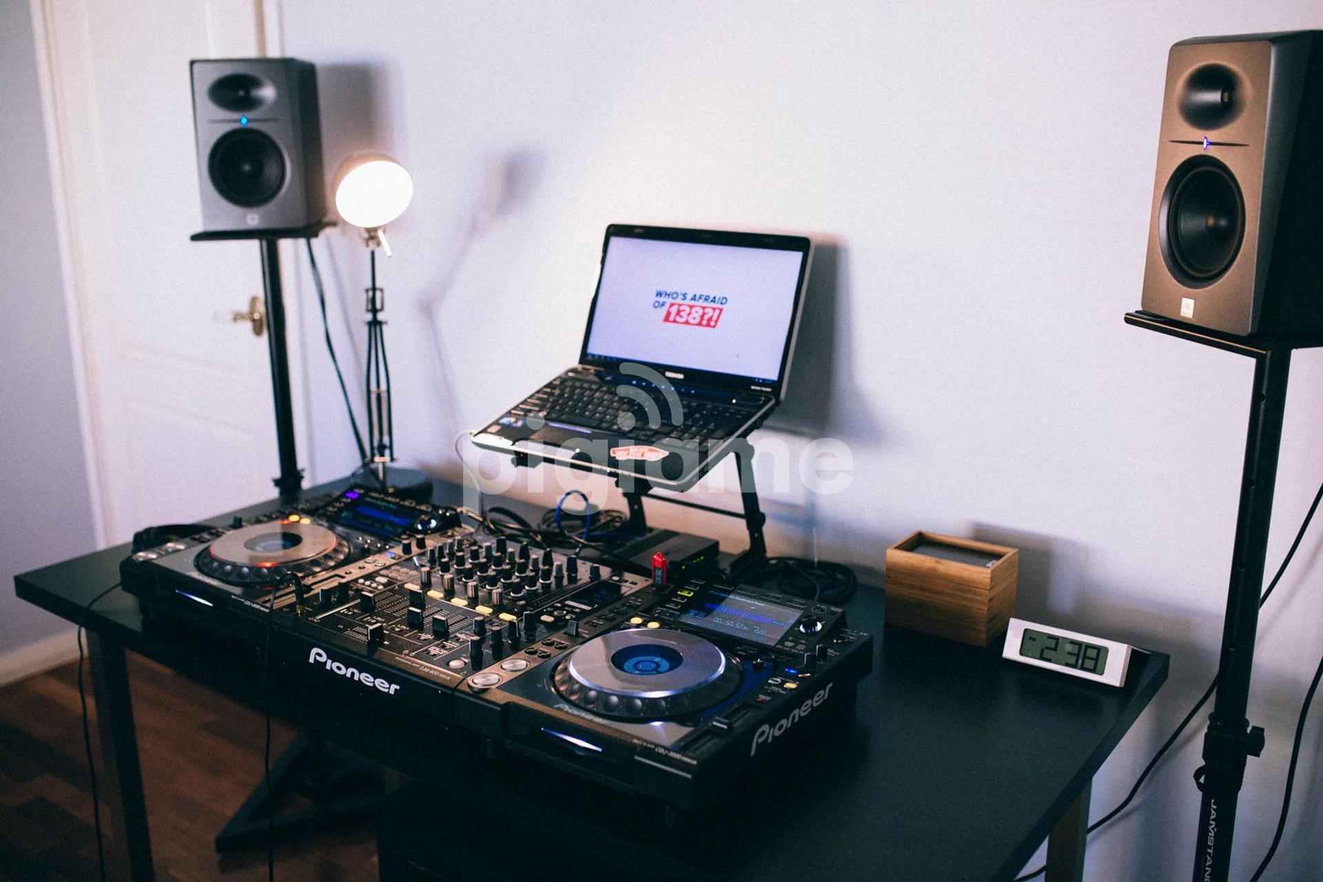 DJ EQUIPMENT FOR HIRE | PigiaMe