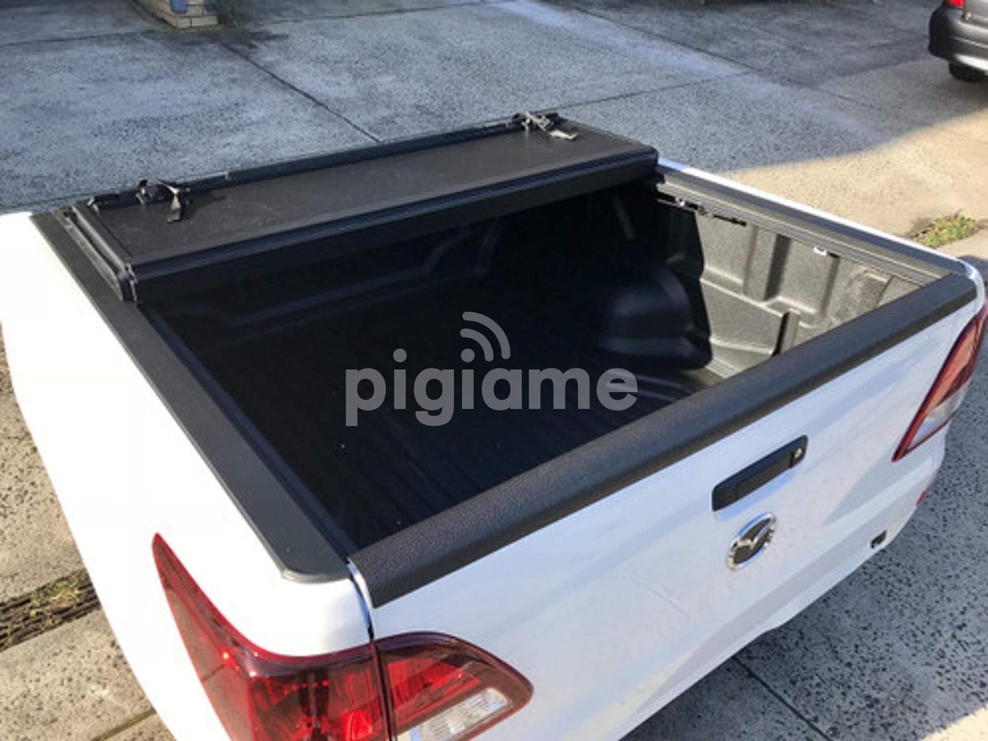 Aluminum Hard Tri Fold Tonneau Cover for Toyota Hilux Vigo Double Cabin  Pickup
