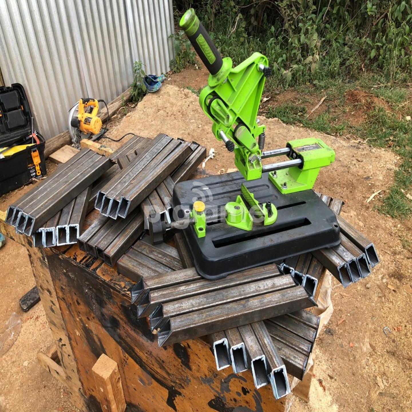 Angle grinder on sale sliding cutting jig