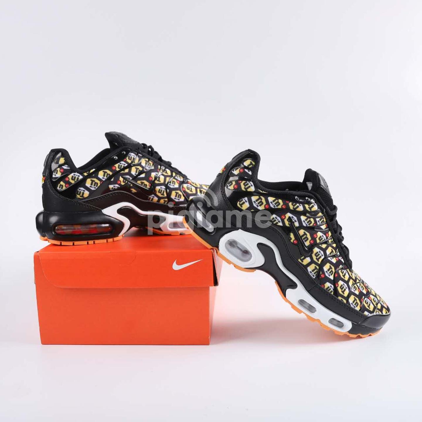 Nike air max hotsell plus all over print