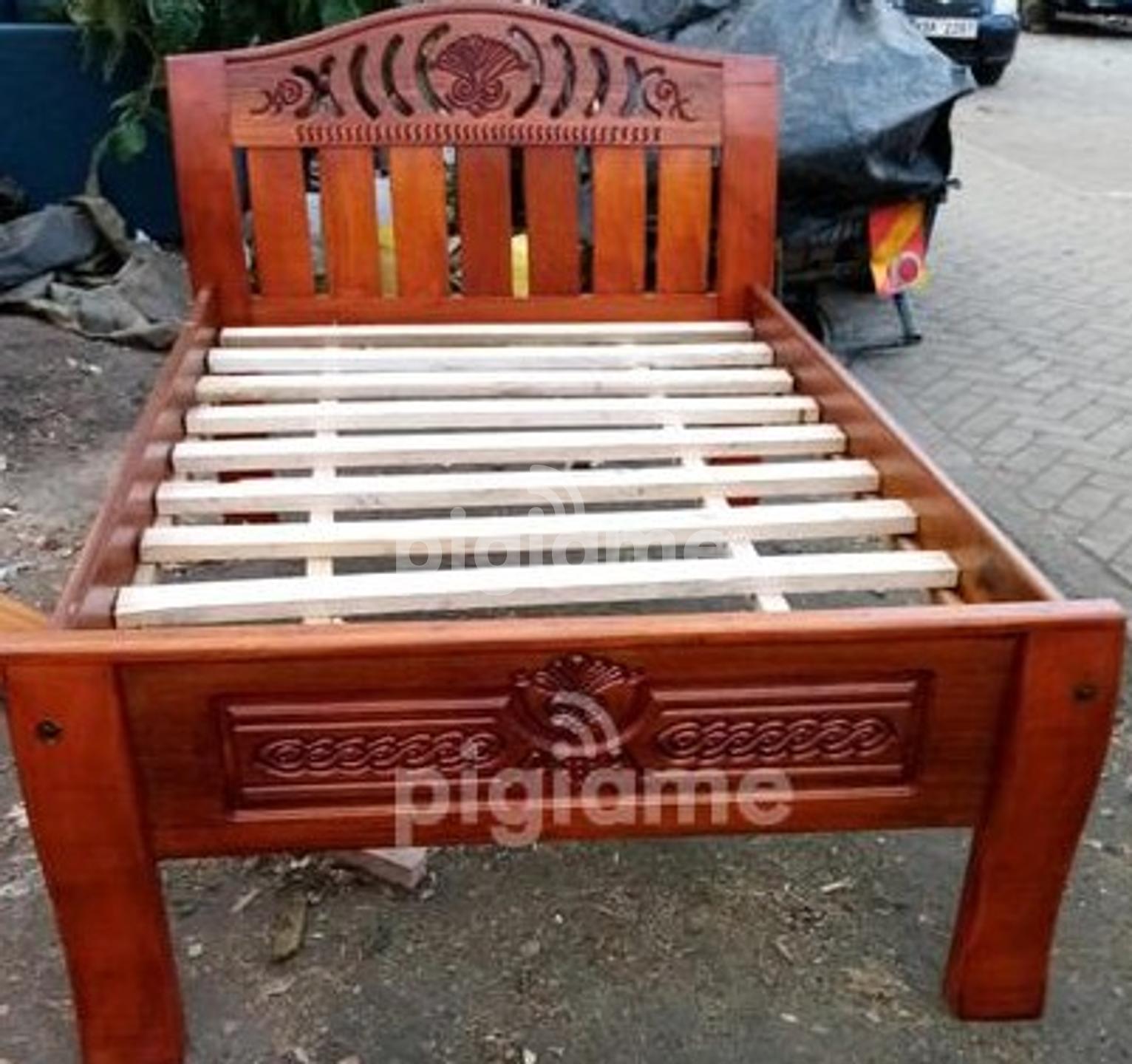 Bed 4 X 6 Mahogany.Free Delivery And Assembly In Nairobi!!!Pay On Delivery!!! in Nairobi CBD