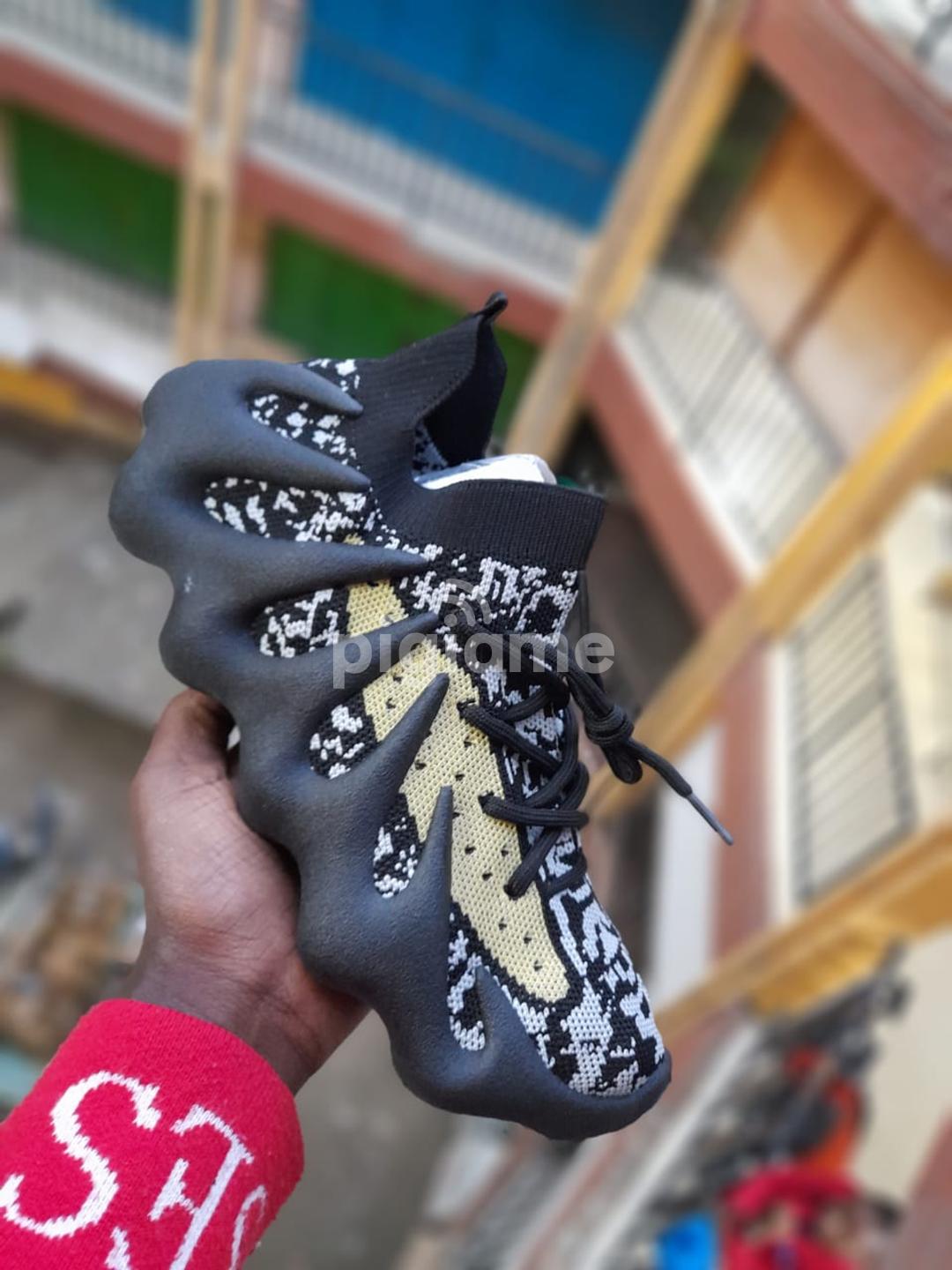 Adidas yeezy ar top zara
