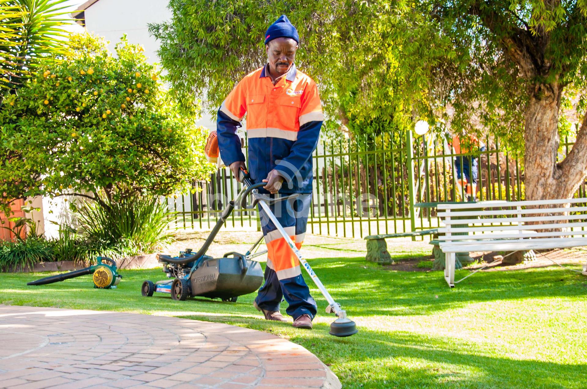 24 Hour Professional Landscaping & Gardening Services Garden