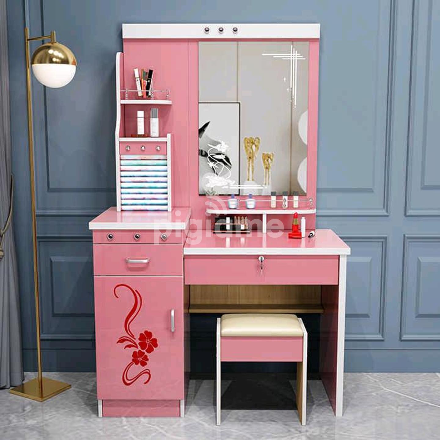 Pink deals dressing table