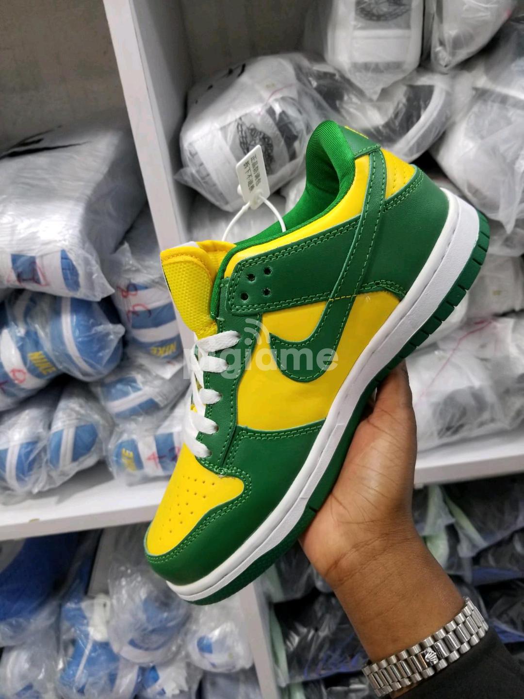 4000 nike hot sale dunks