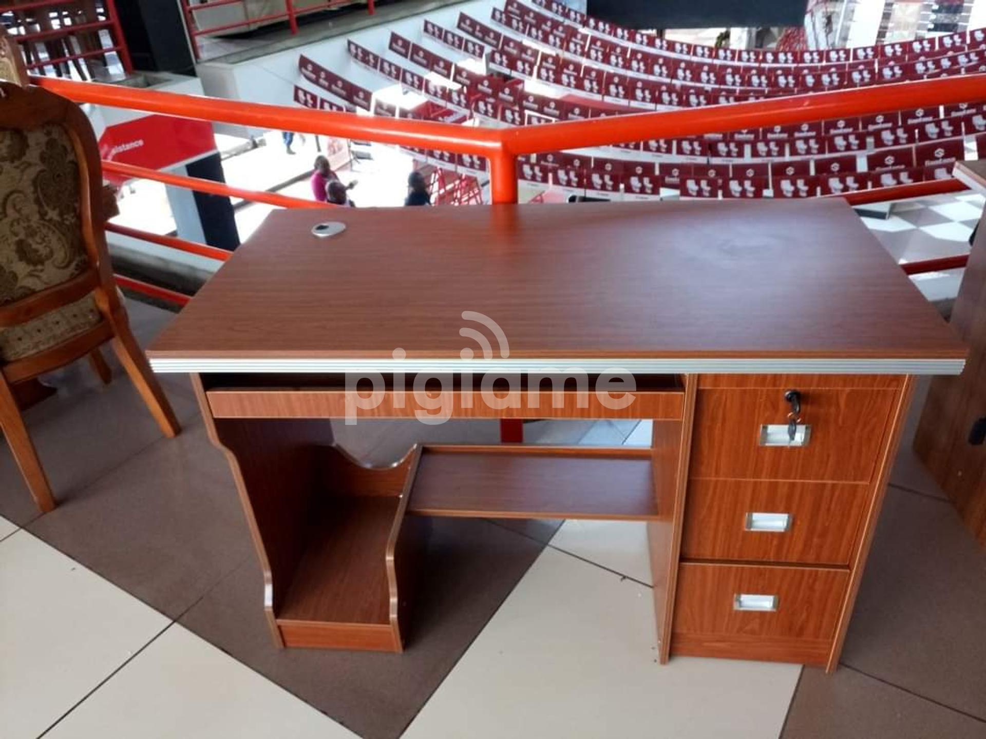 Executive Working Desk in Nairobi CBD, City Centre PigiaMe