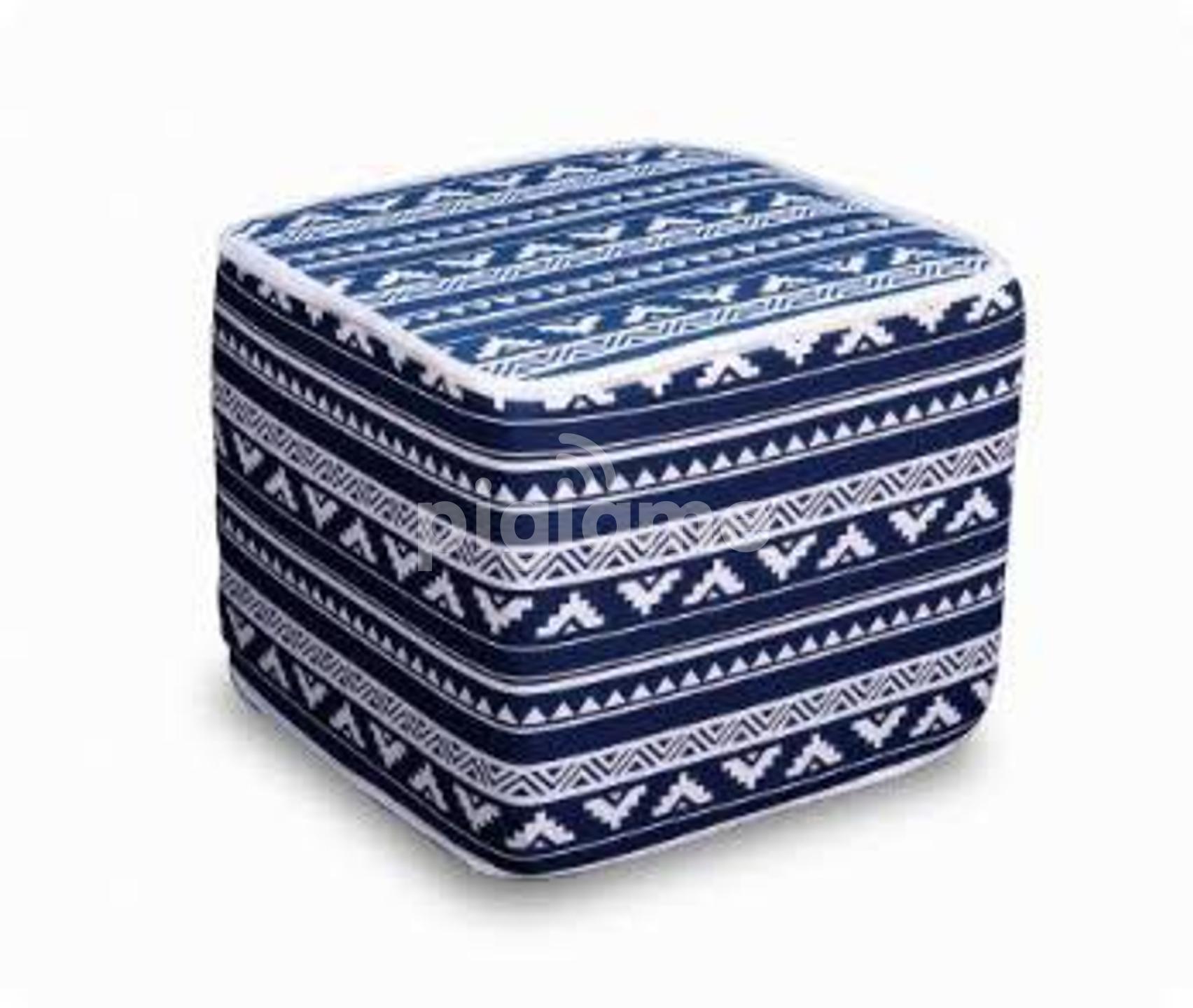 Pouf seat outlet
