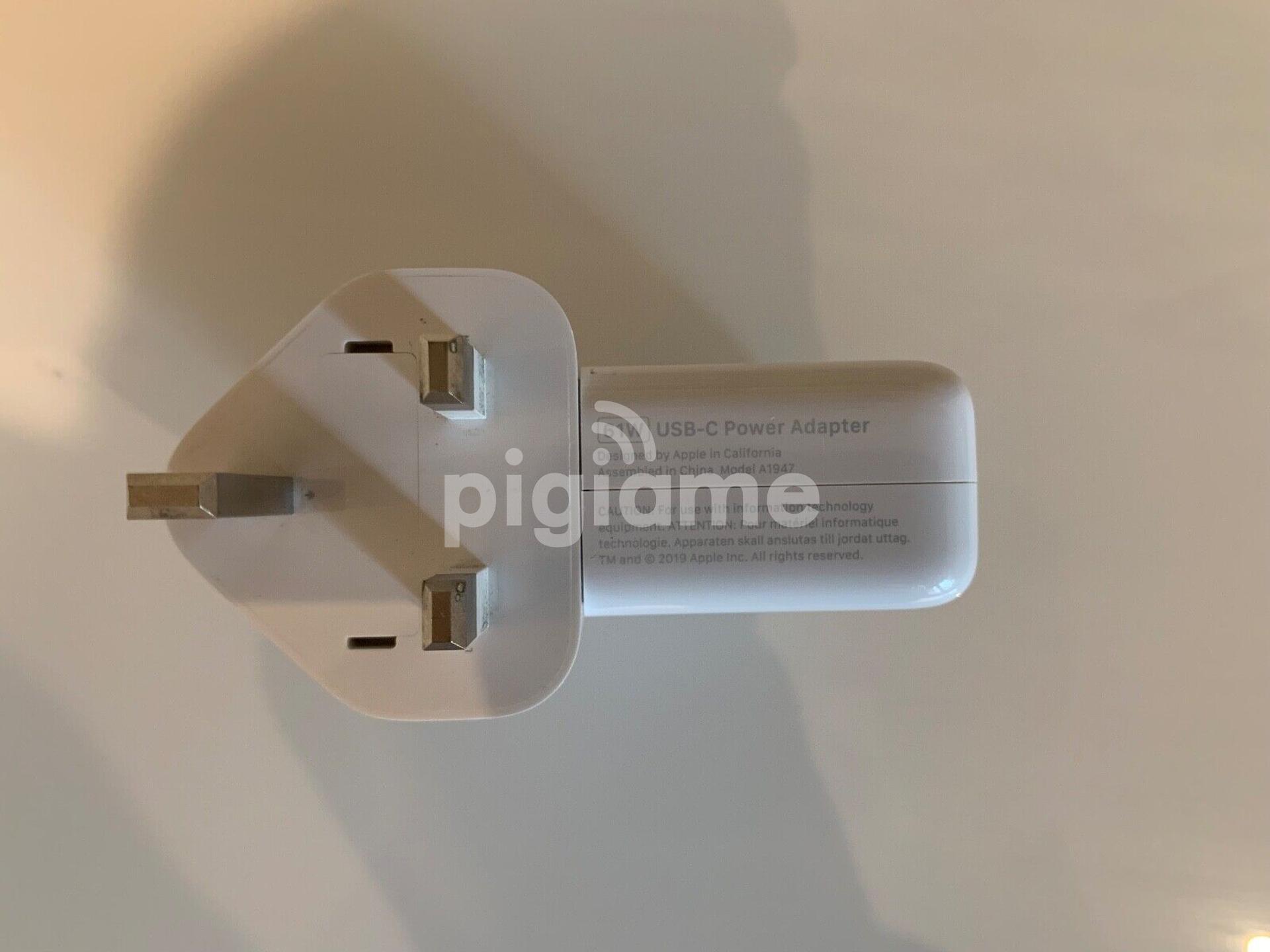 Genuine Apple 61W USB-C Macbook Pro & Air Power Adapter Charger With Cable  A1947