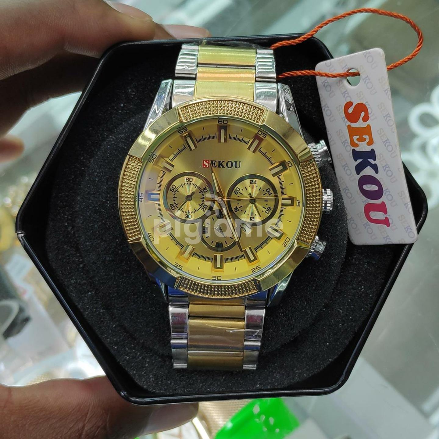 Luxury Watch Trendy Versatile Rhinestone Bucket Shaped Watch For Men And  Womens Sports Hollowed Out Calendar Luminous Quartz From 280,88 € | DHgate