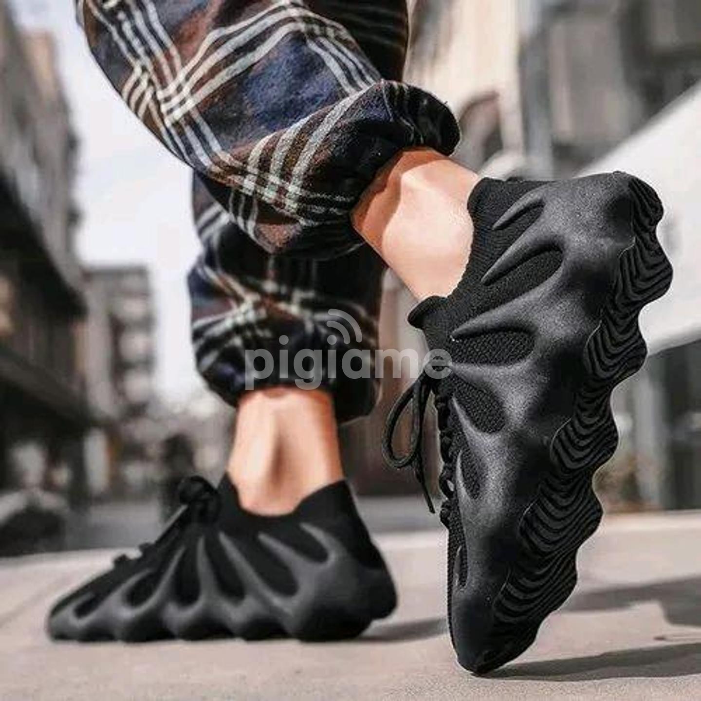Yeezy size 37 2025