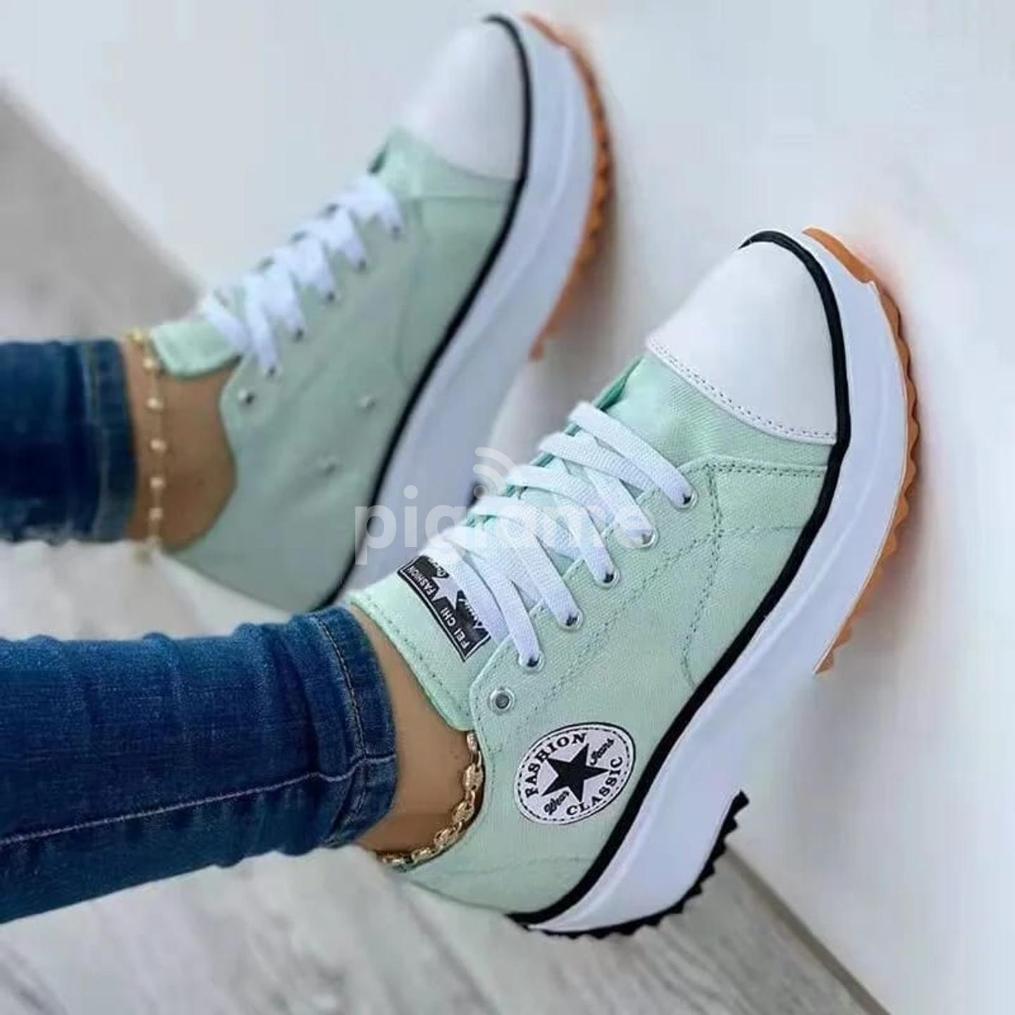Ladies outlet green converse
