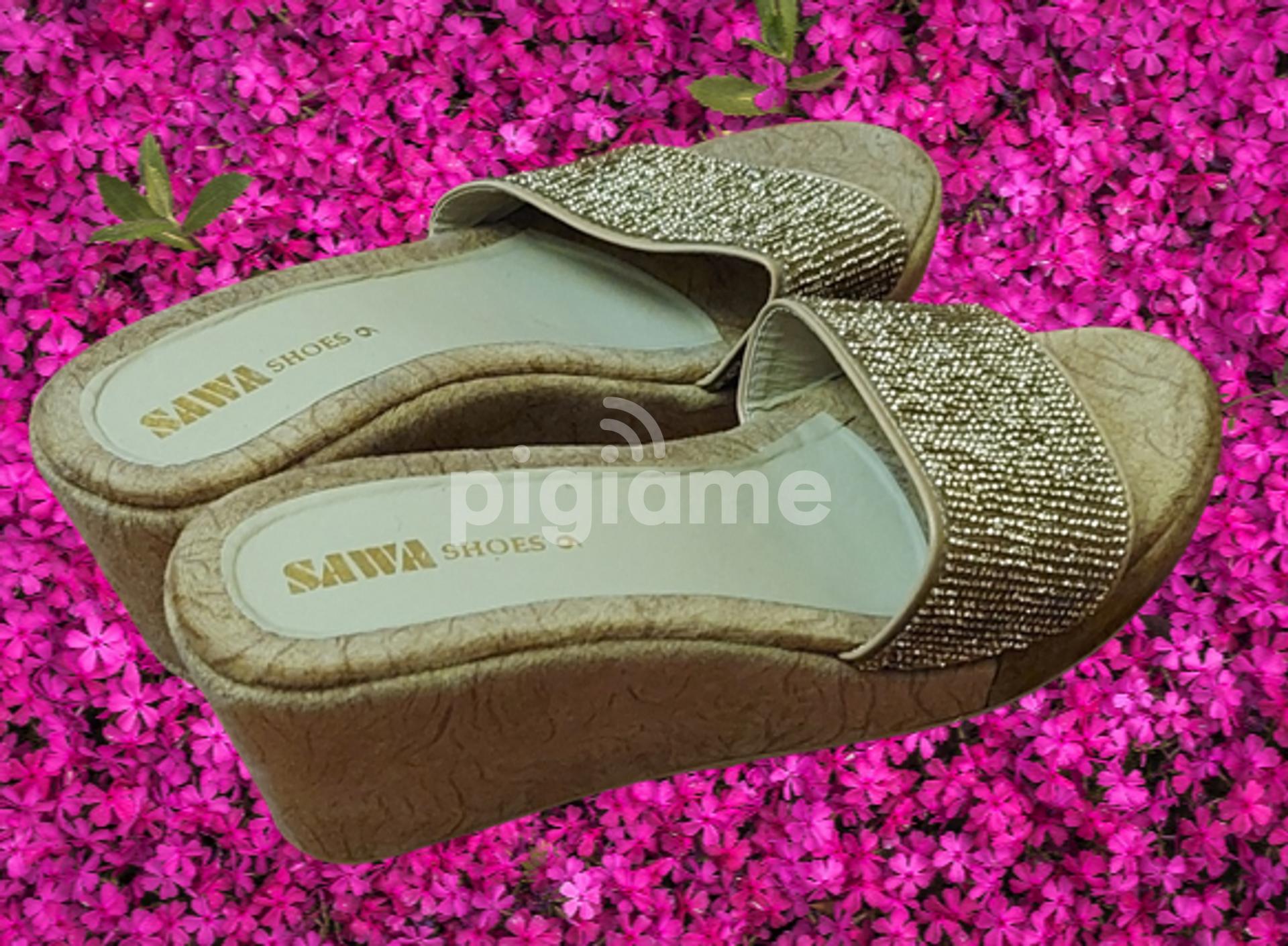Gold wedges online size 6
