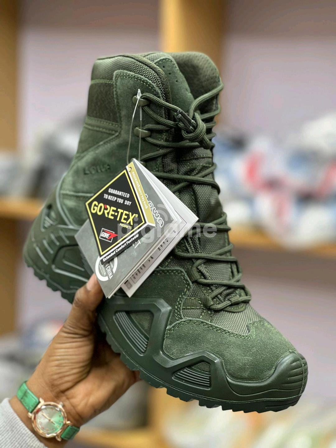 Lowa military boots hot sale