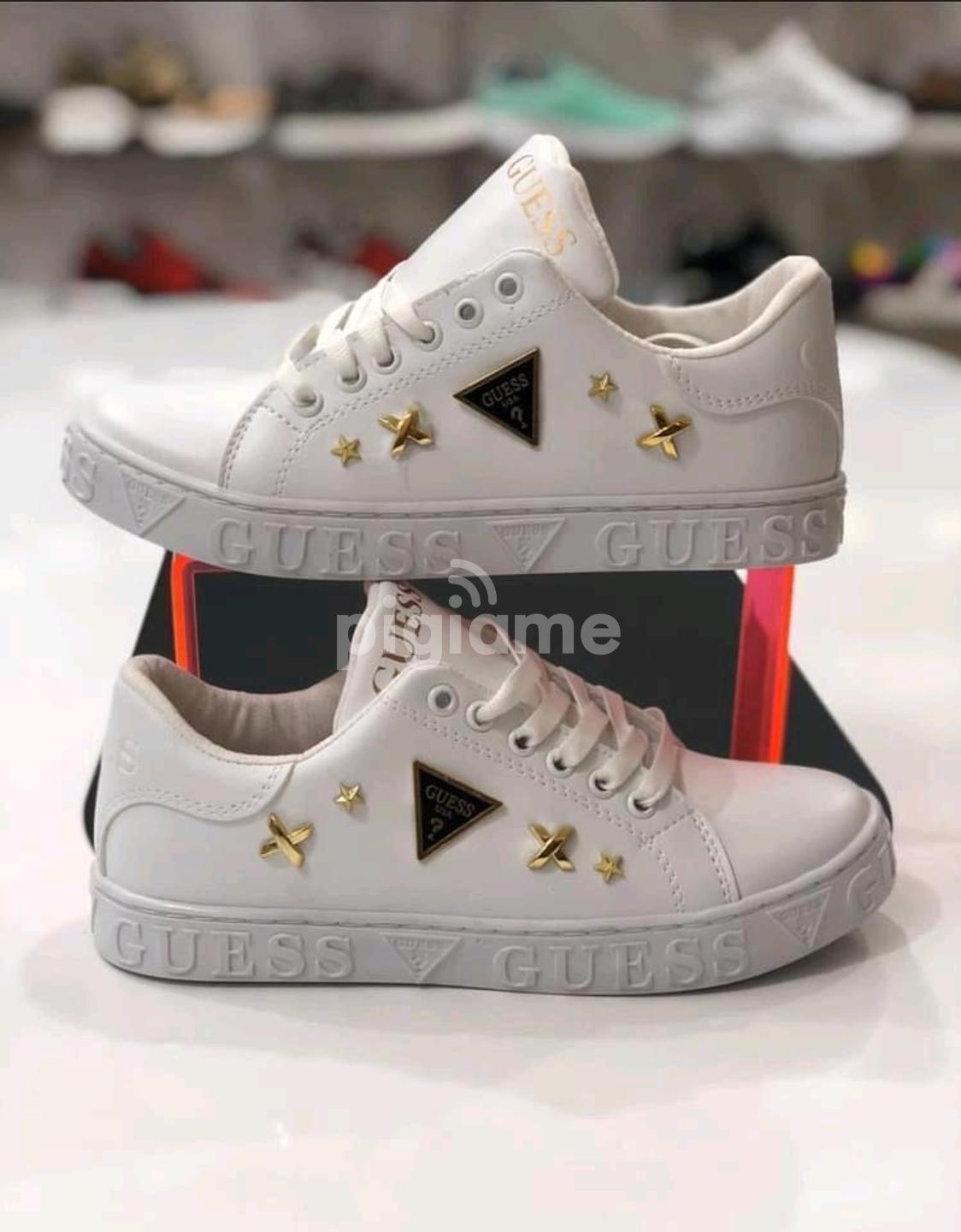 Guess hot sale star sneakers