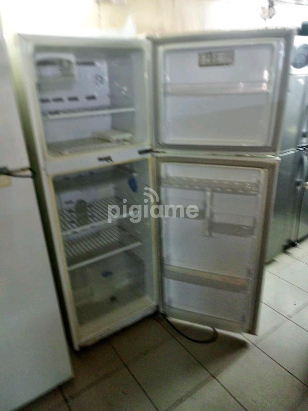 Samsung double door outlet fridge 350 litre