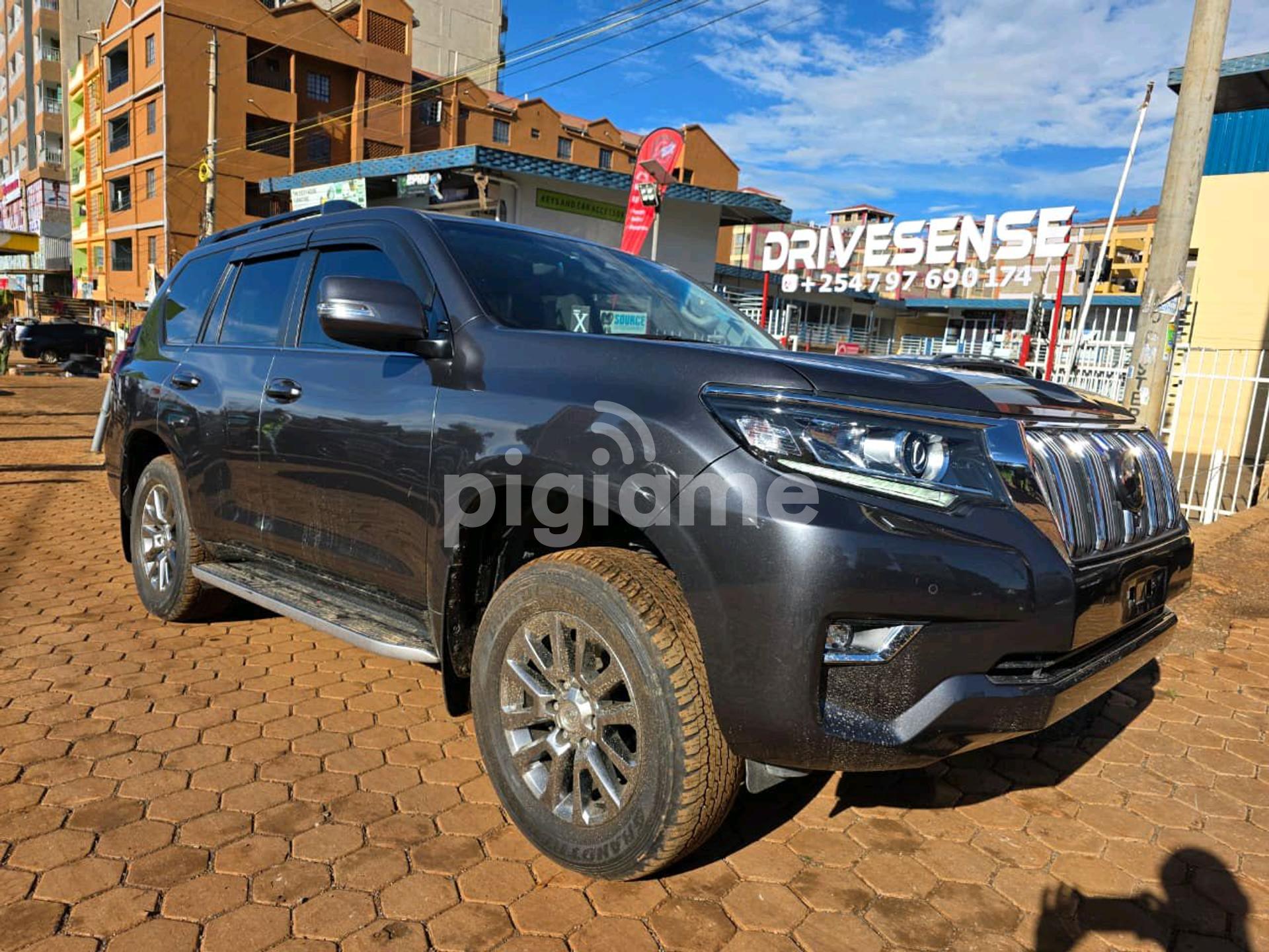 写真 2019 Toyota Land Cruiser Kakadu in Nairobi | PigiaMe