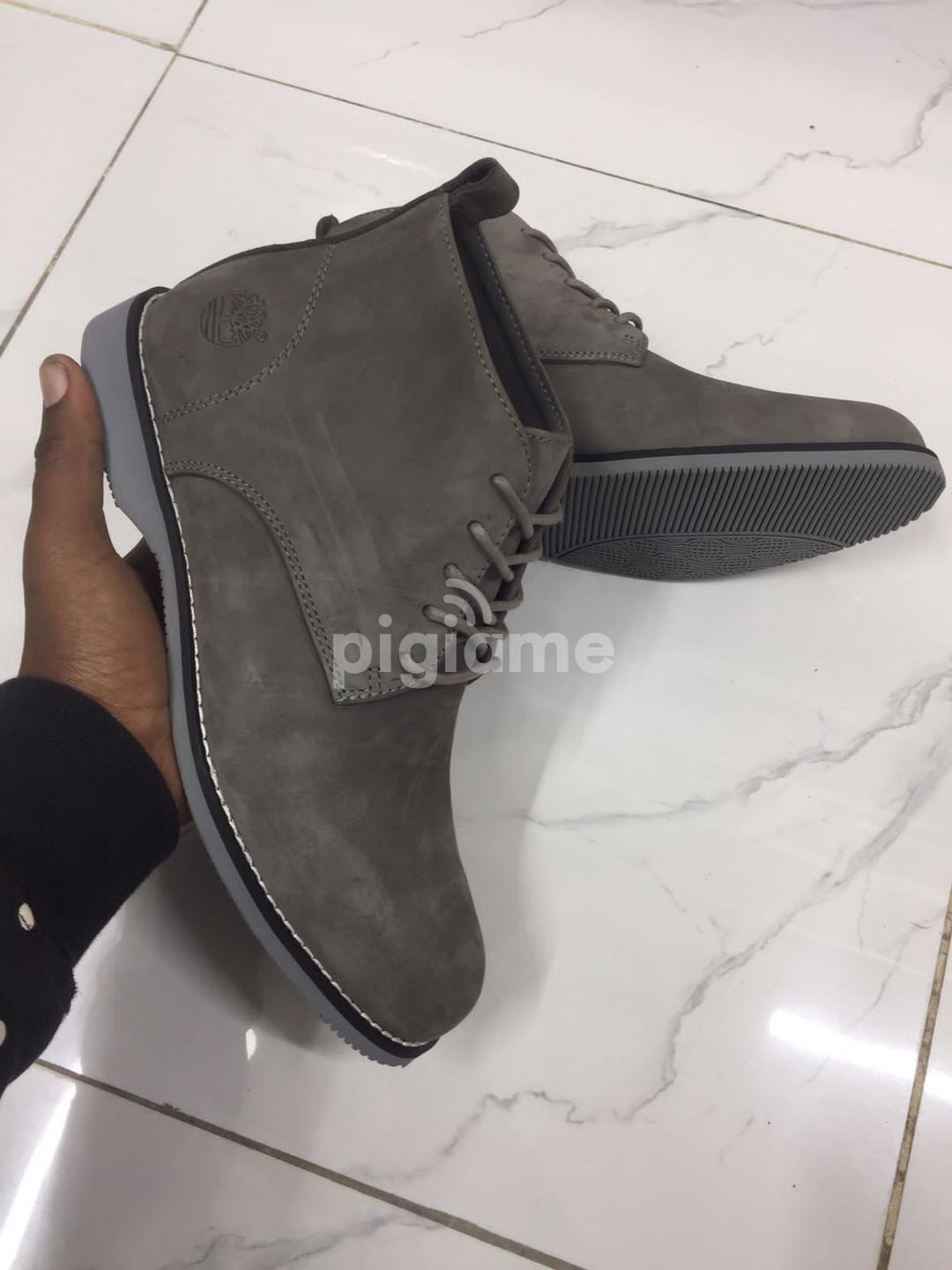 Dark grey discount timberland boots mens
