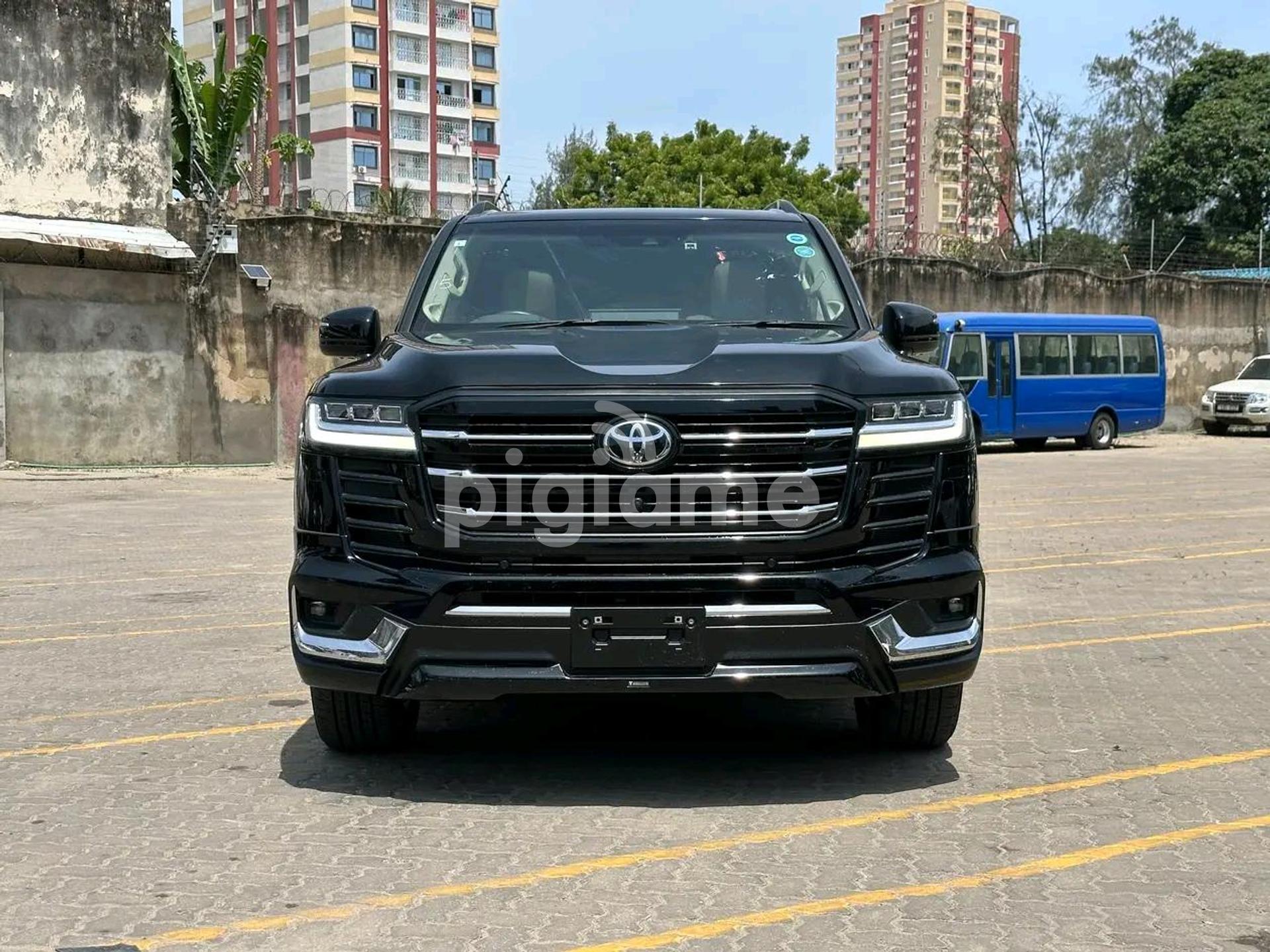 DIESEL黒 Toyota Land Cruiser Zx Diesel Black 2023 in Mombasa | PigiaMe