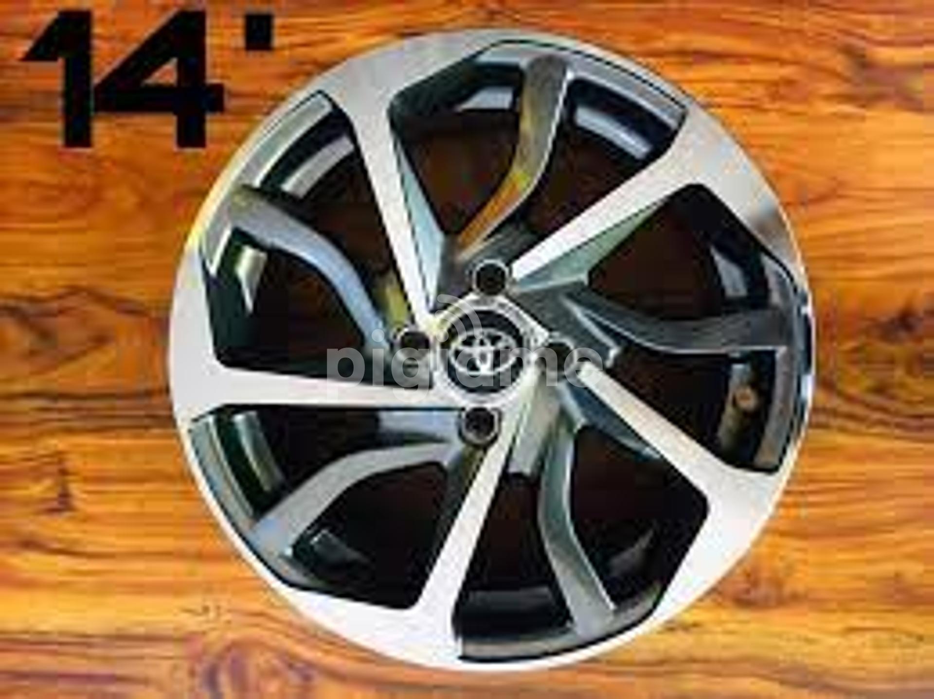 toyota-vitz-alloy-wheels-in-14-inch-silver-color-with-warranty-in