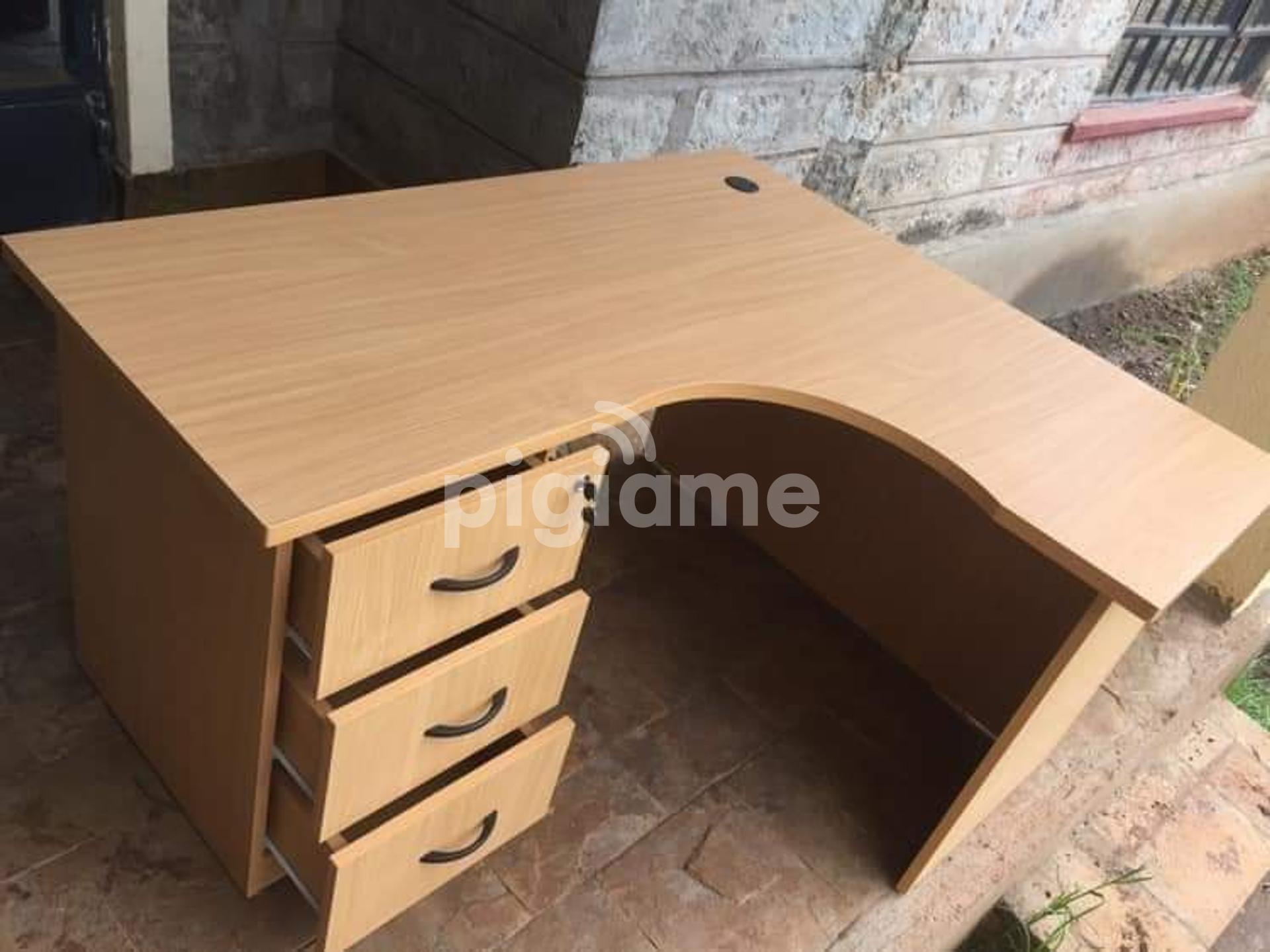 Executive Working Desk in Nairobi CBD, City Centre PigiaMe