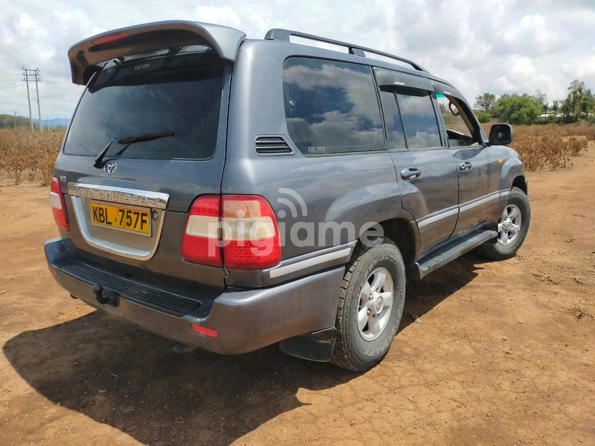 Toyota Land Cruiser 100 Series Diesel Engine Very Cln in Nairobi PigiaMe