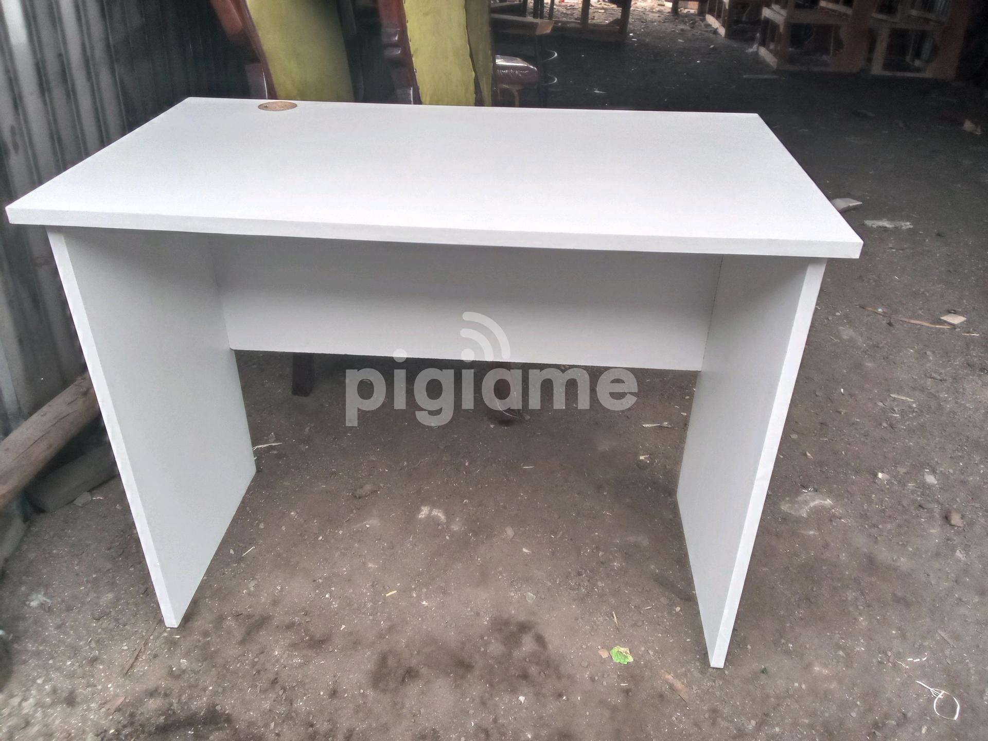 Drawerless desk shop