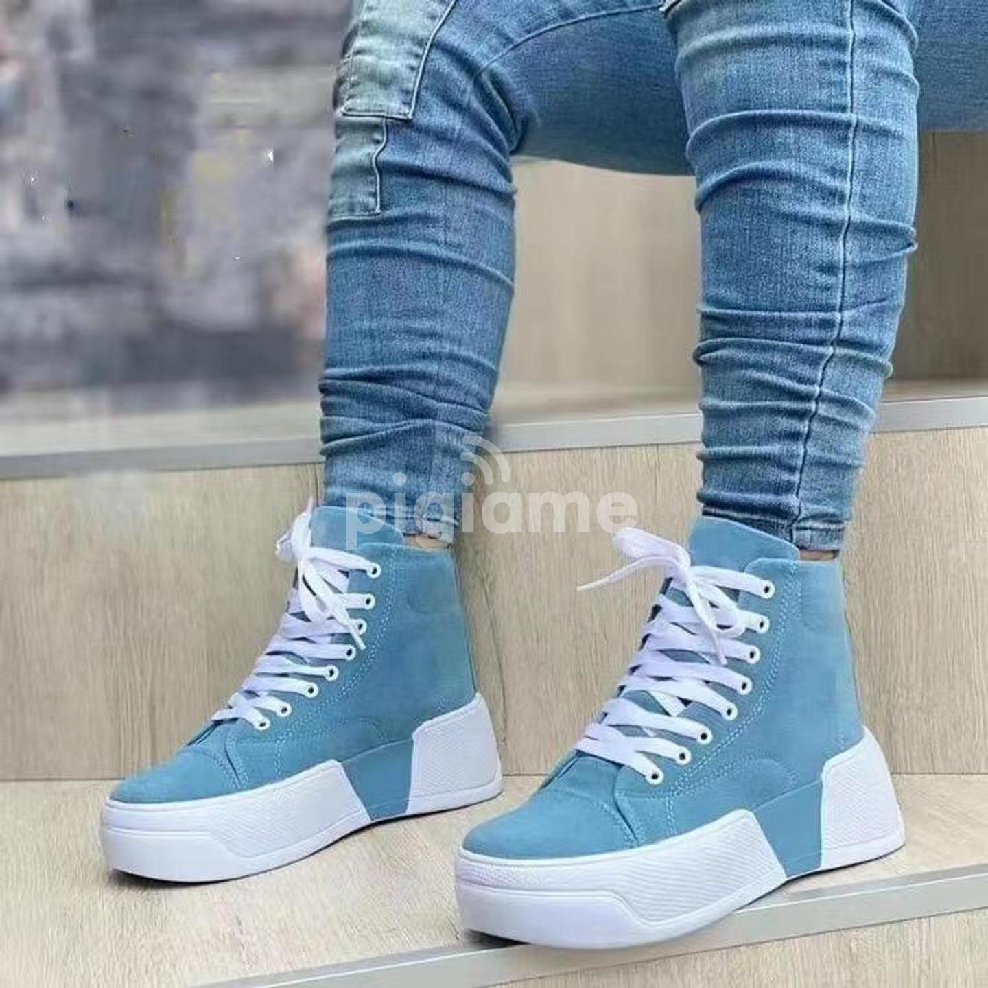 Amazon.com: Women's Sneakers Ladies Fashion Solid Color Mesh Breathable  Lace Up Soft Bottom Flat Sports Shoes Casual (Light Blue, 8) : Clothing,  Shoes & Jewelry