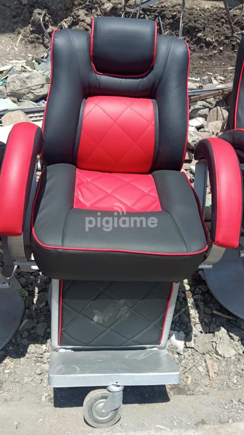 Second hand kinyozi on sale chairs
