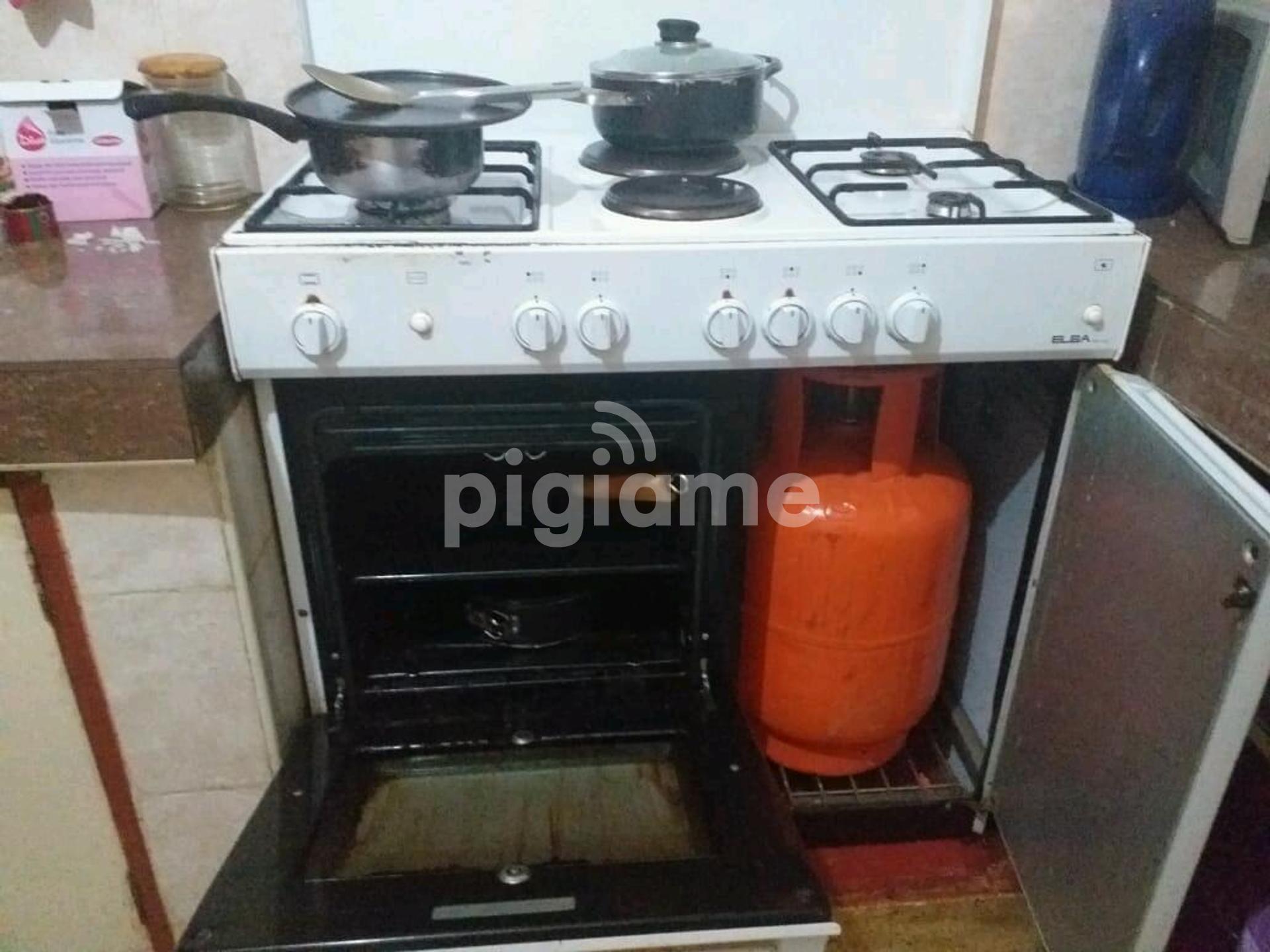 cooker and 13kg TOTAL gas cylinder in Nairobi PigiaMe