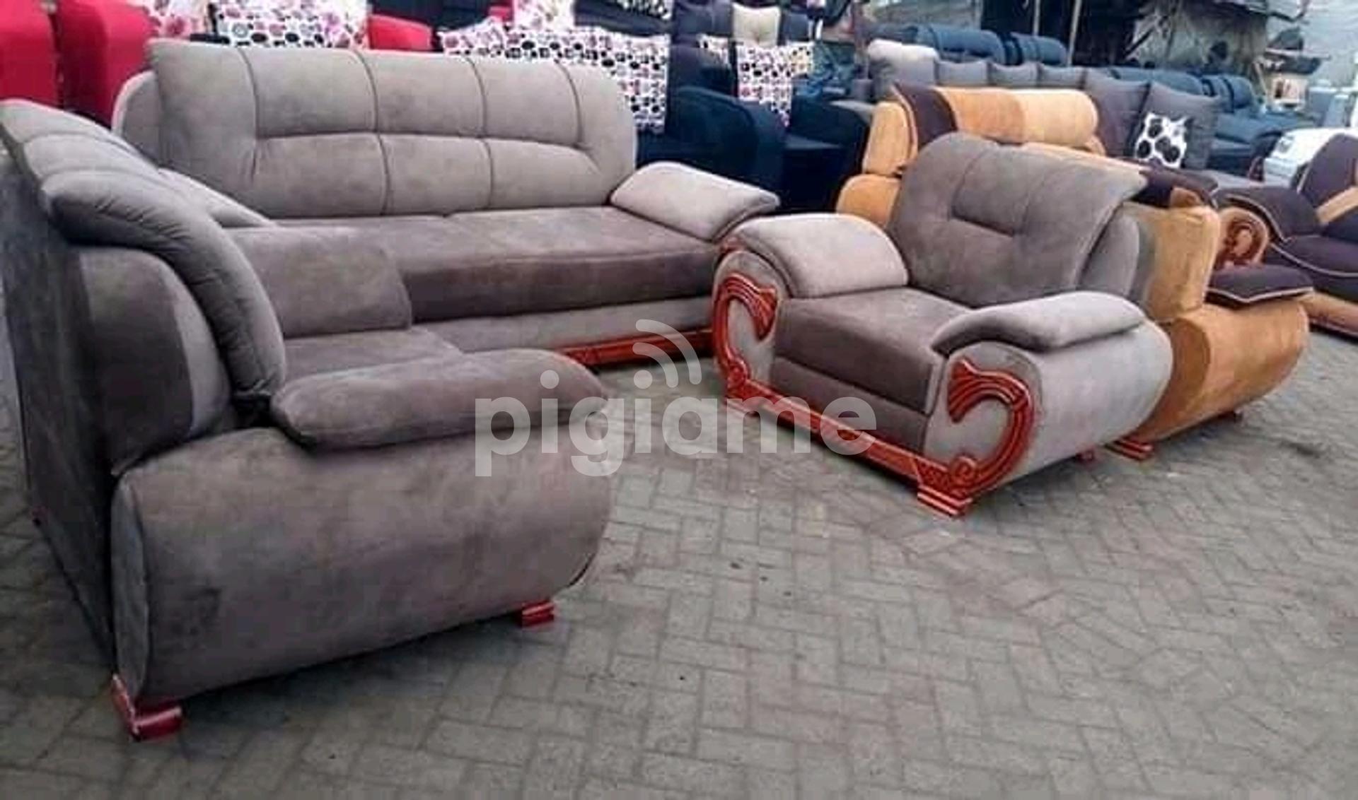 Kangaroo SofasLeather/Fabric 57 Seaters in Gikomba PigiaMe