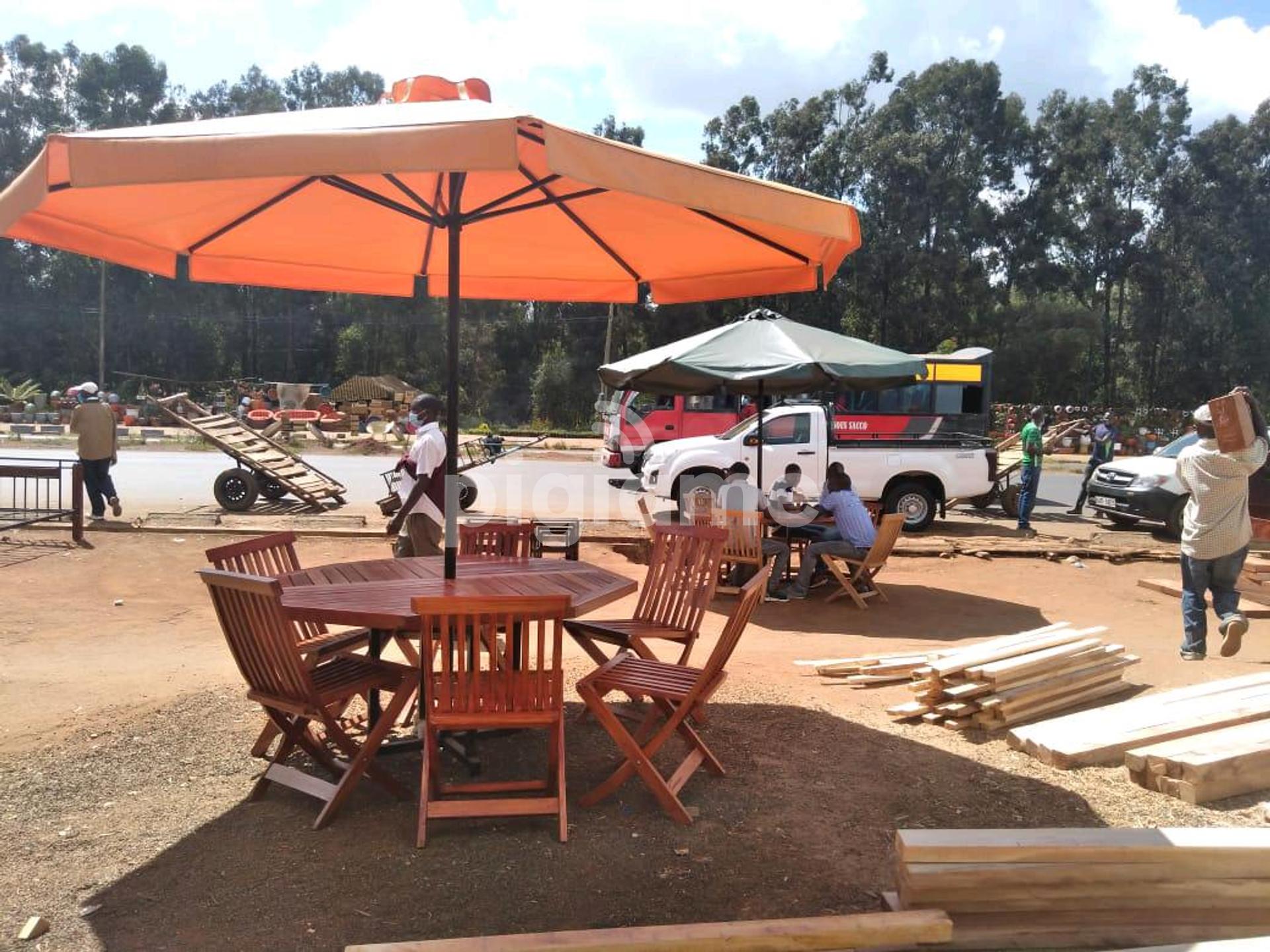 Outdoor Umbrella Set in Nairobi PigiaMe